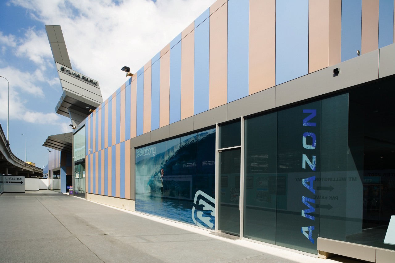 A view of some construction by Symonite New architecture, building, corporate headquarters, facade, structure, gray, black