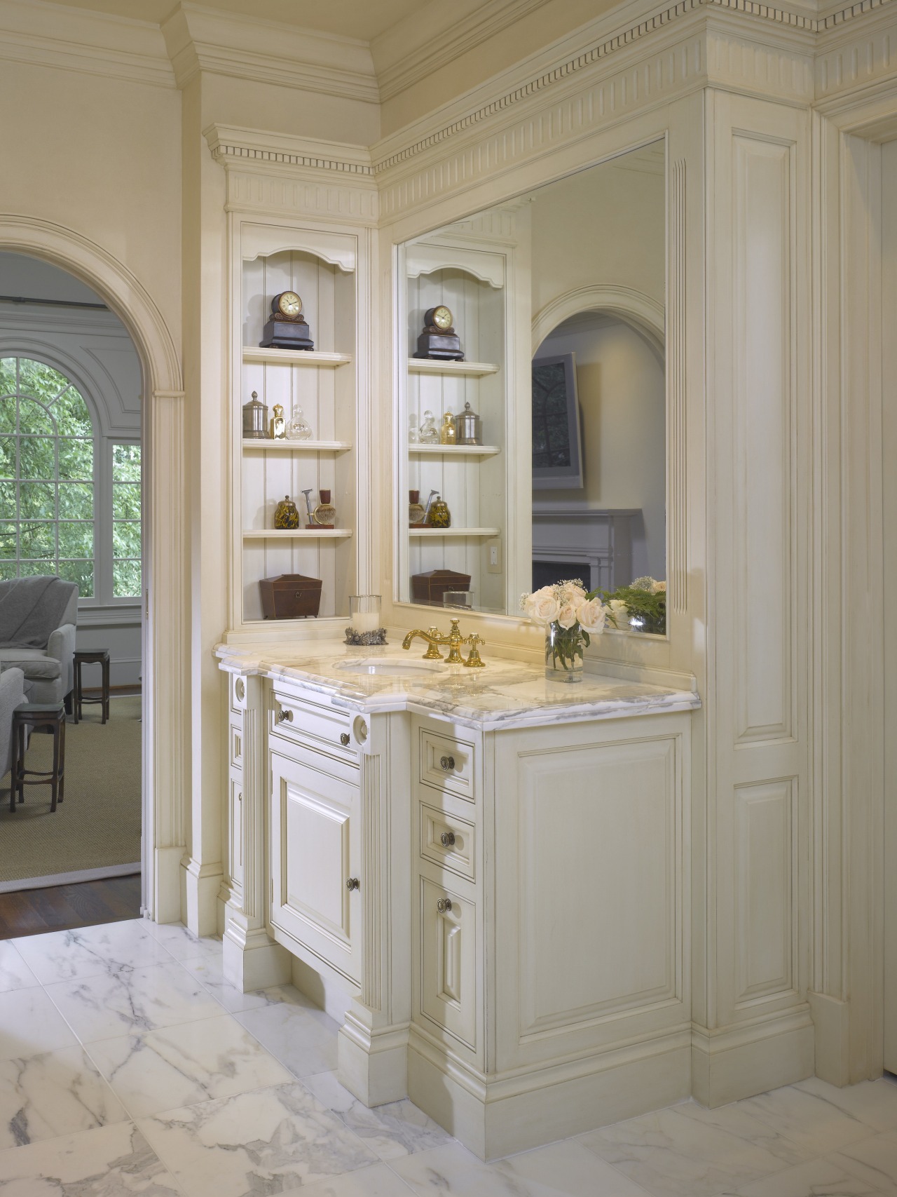 A view of this bathroom designed by Clive cabinetry, countertop, cuisine classique, estate, furniture, home, interior design, room, window, gray