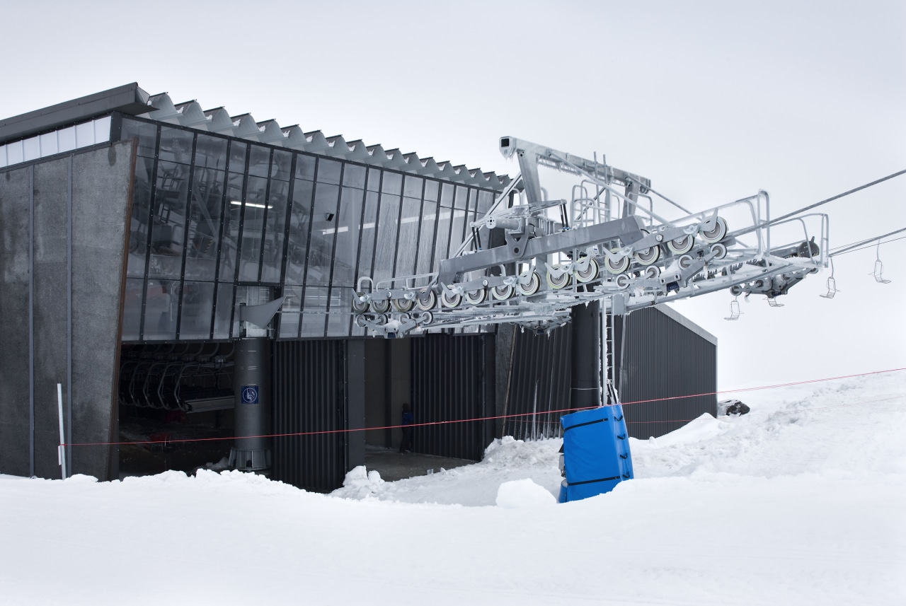 Stanely Group completed the construction of the upper ice, snow, winter, white