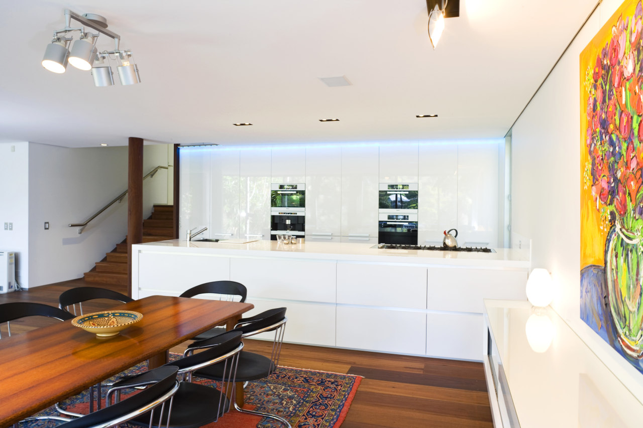 View of kitchen design by Linda Haefeli, and apartment, ceiling, home, interior design, kitchen, living room, real estate, room, table, white