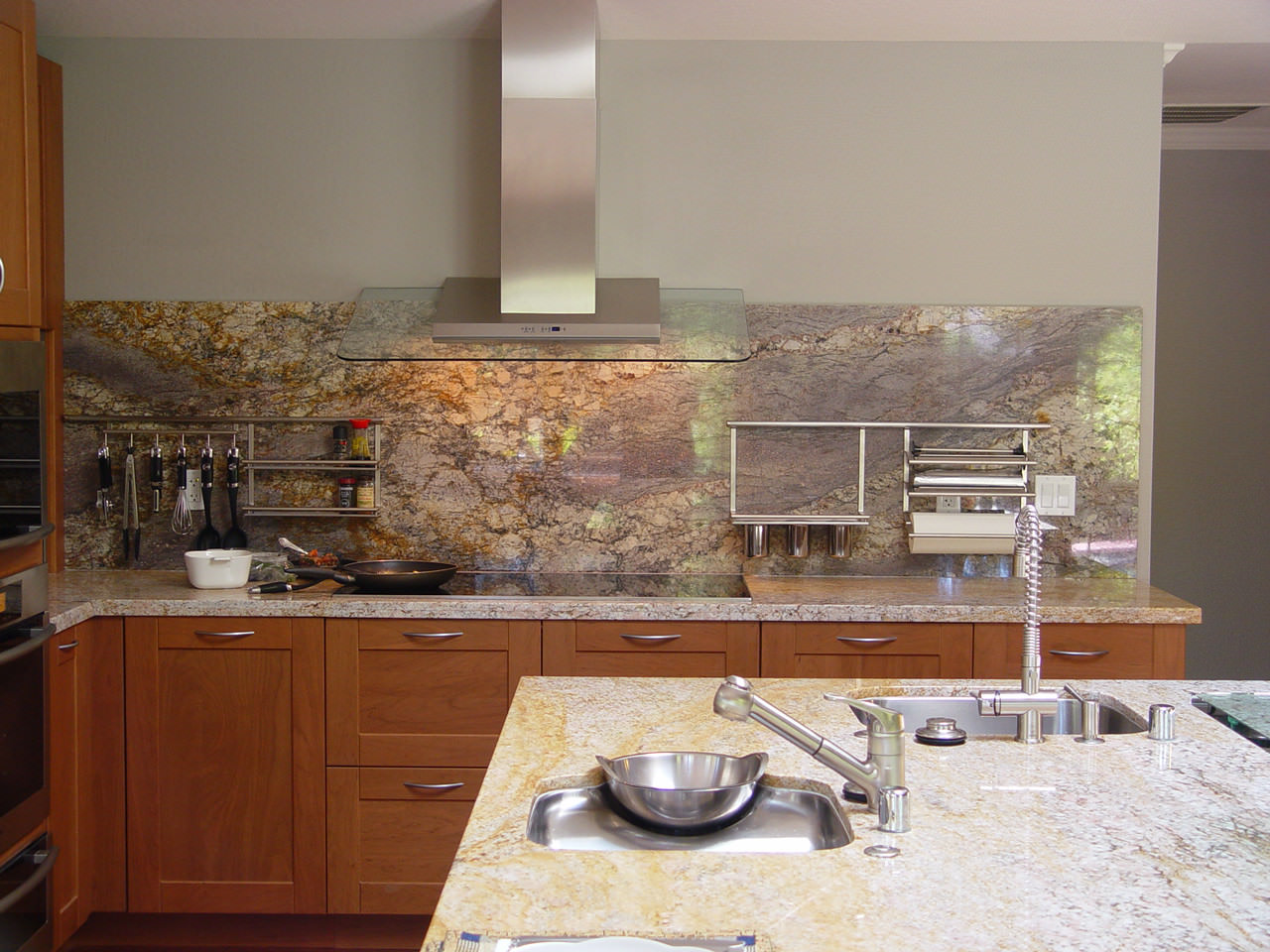 Marble bench top contemporary kitchen cabinetry, countertop, cuisine classique, flooring, interior design, kitchen, room, under cabinet lighting, wall, gray, brown