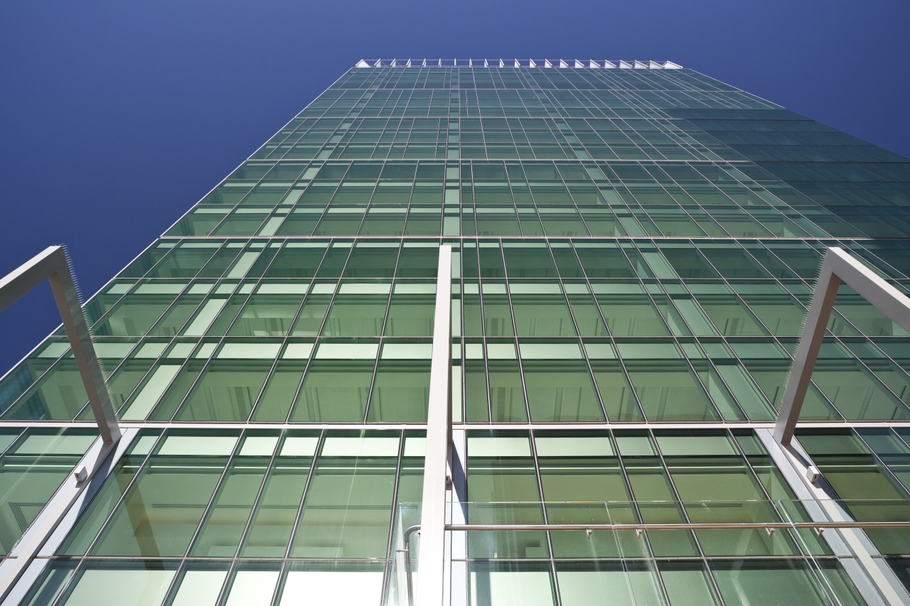 external view of 21 Queen St redevelopment. Quantity architecture, building, commercial building, corporate headquarters, daylighting, daytime, facade, metropolitan area, sky, skyscraper, structure, symmetry, tower block, green, teal