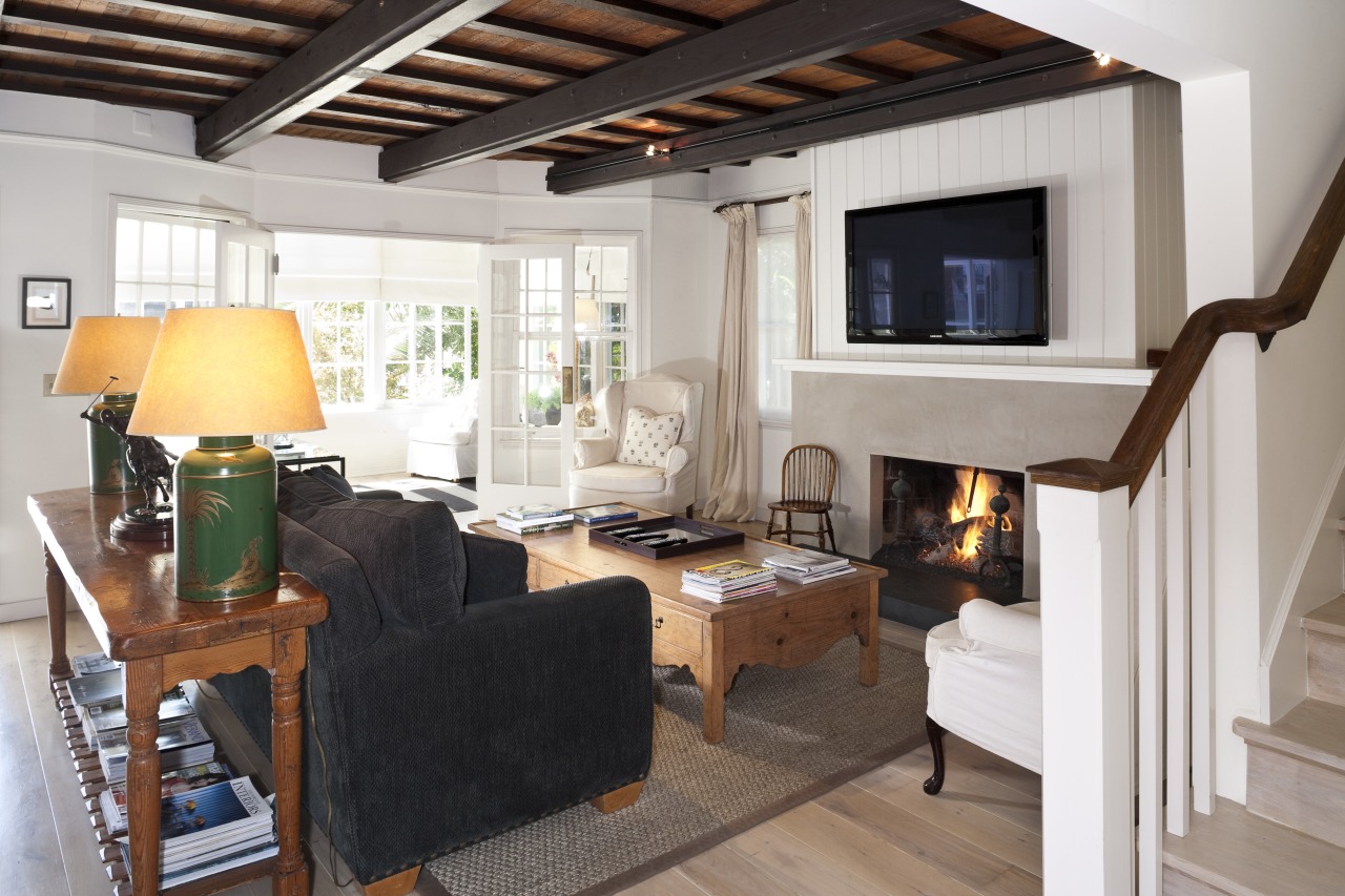 Interior view of this traditional home interior design, living room, property, room, gray