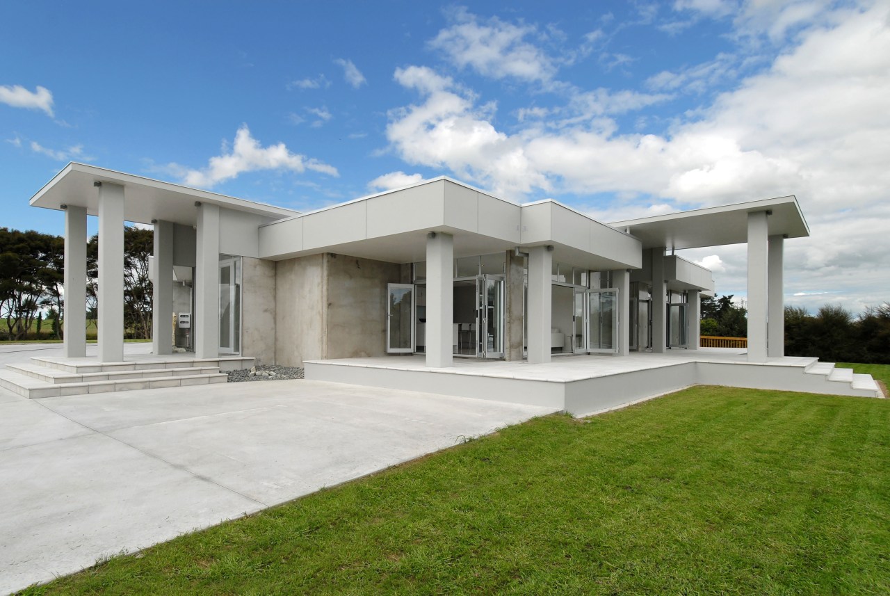 : Deep overhangs and sheltered outdoor living areas architecture, corporate headquarters, elevation, estate, facade, home, house, mansion, official residence, property, real estate, sky, villa, gray