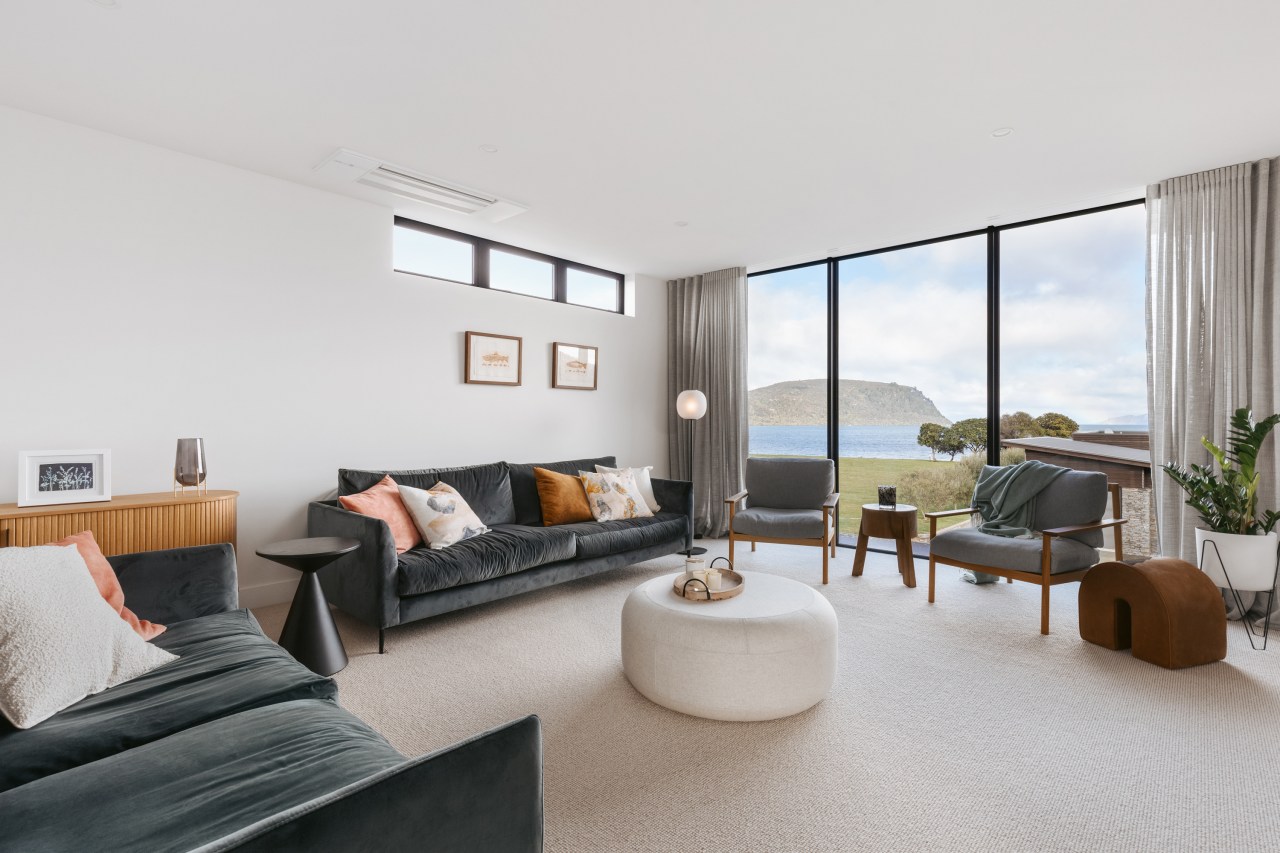 The family room. - Raised on high - 