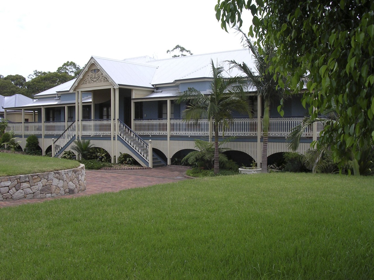 Contemporary home. Victorian. Fairlight Developments. Director Henry Ayala. cottage, estate, grass, home, house, lawn, mansion, plant, plantation, property, real estate, residential area, tree, yard, green