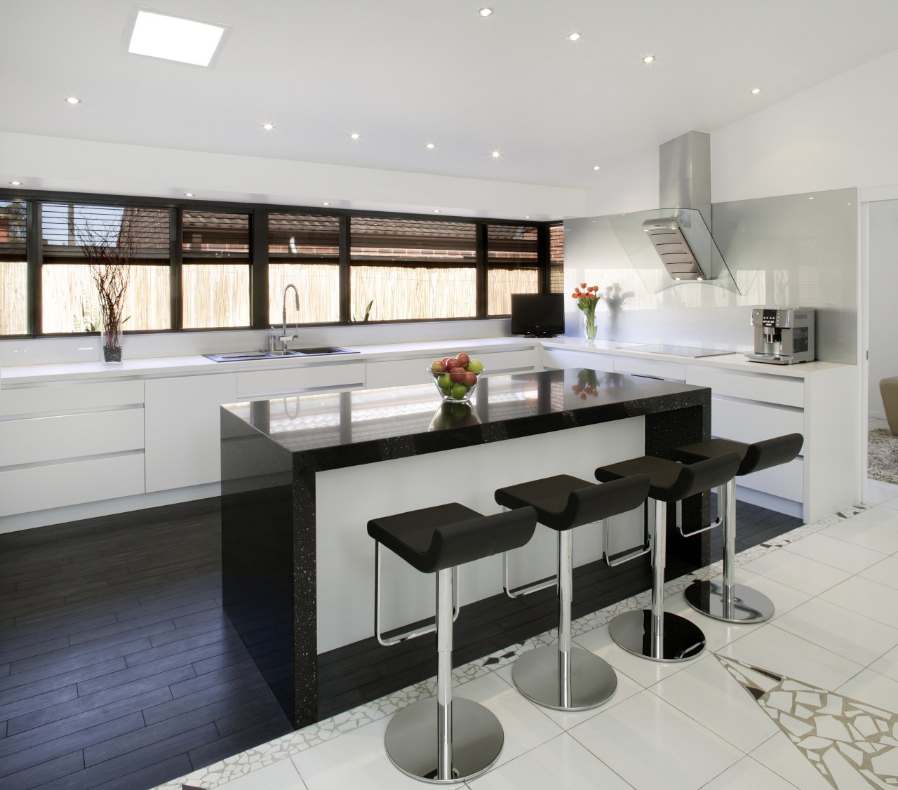 Black and white contemporary kitchen with quartz benchtops, countertop, cuisine classique, interior design, kitchen, gray, white