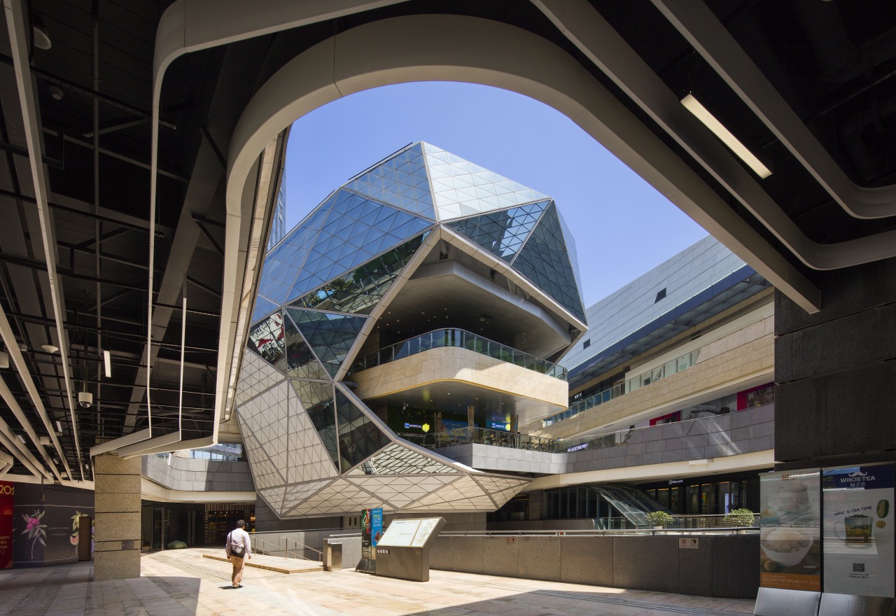 The lantern-like structure in the middle of the architecture, building, convention center, metropolitan area, mixed use, structure, black