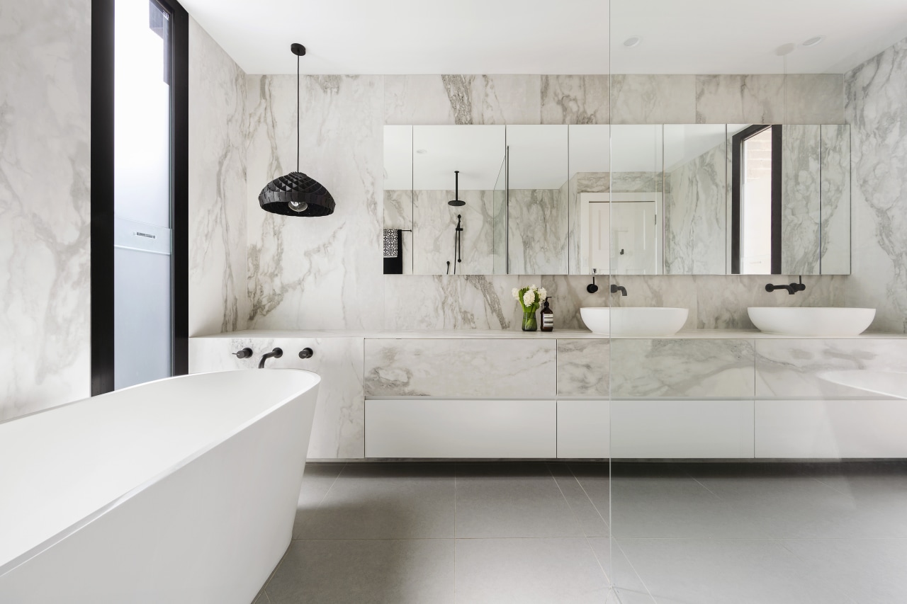 Ensuite renovation has spacious feel despite its… | Trends