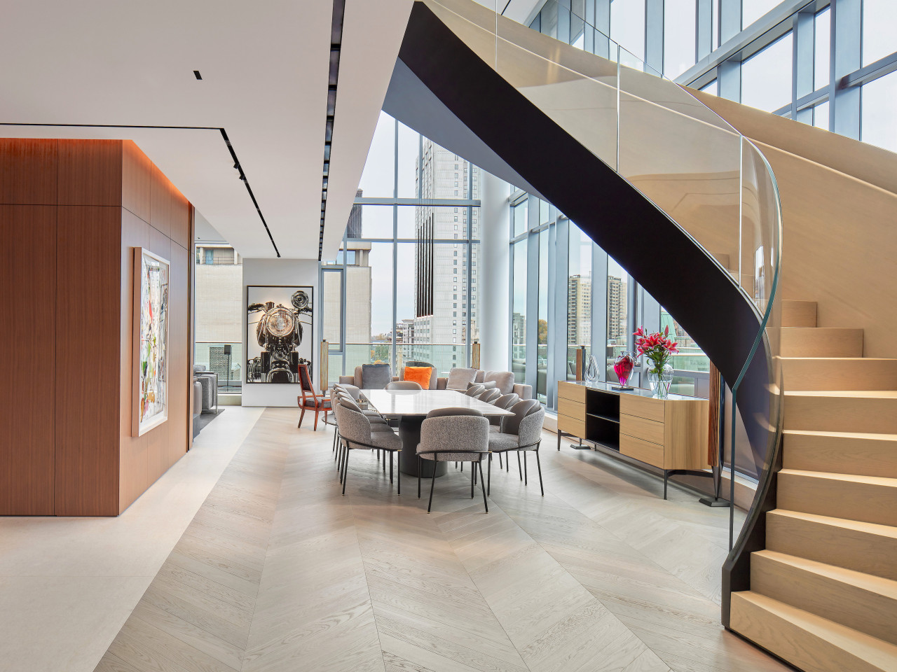 The dining area makes the most of the 