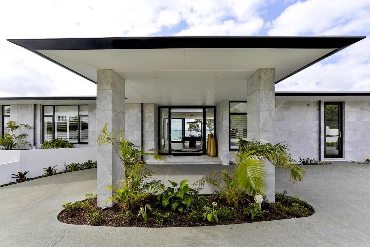 While the northern face of the building is gray, white