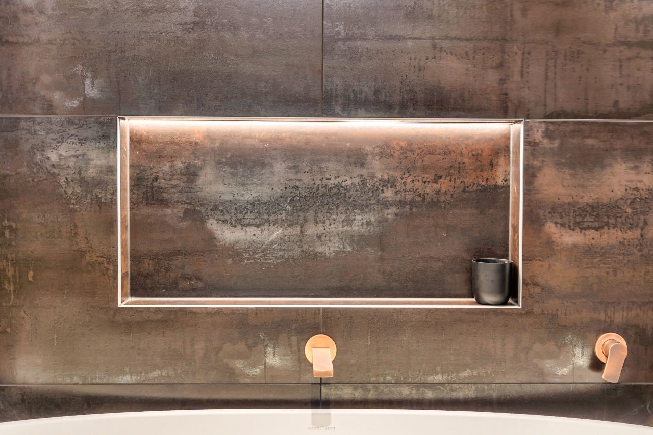 Concealed lighting plays up the soap niche. 