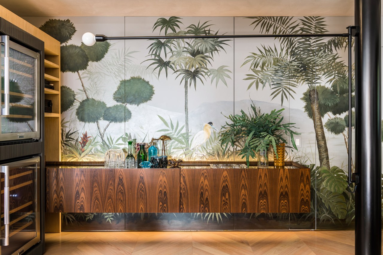 The Trompe L'oeil simulates a natural scene and 