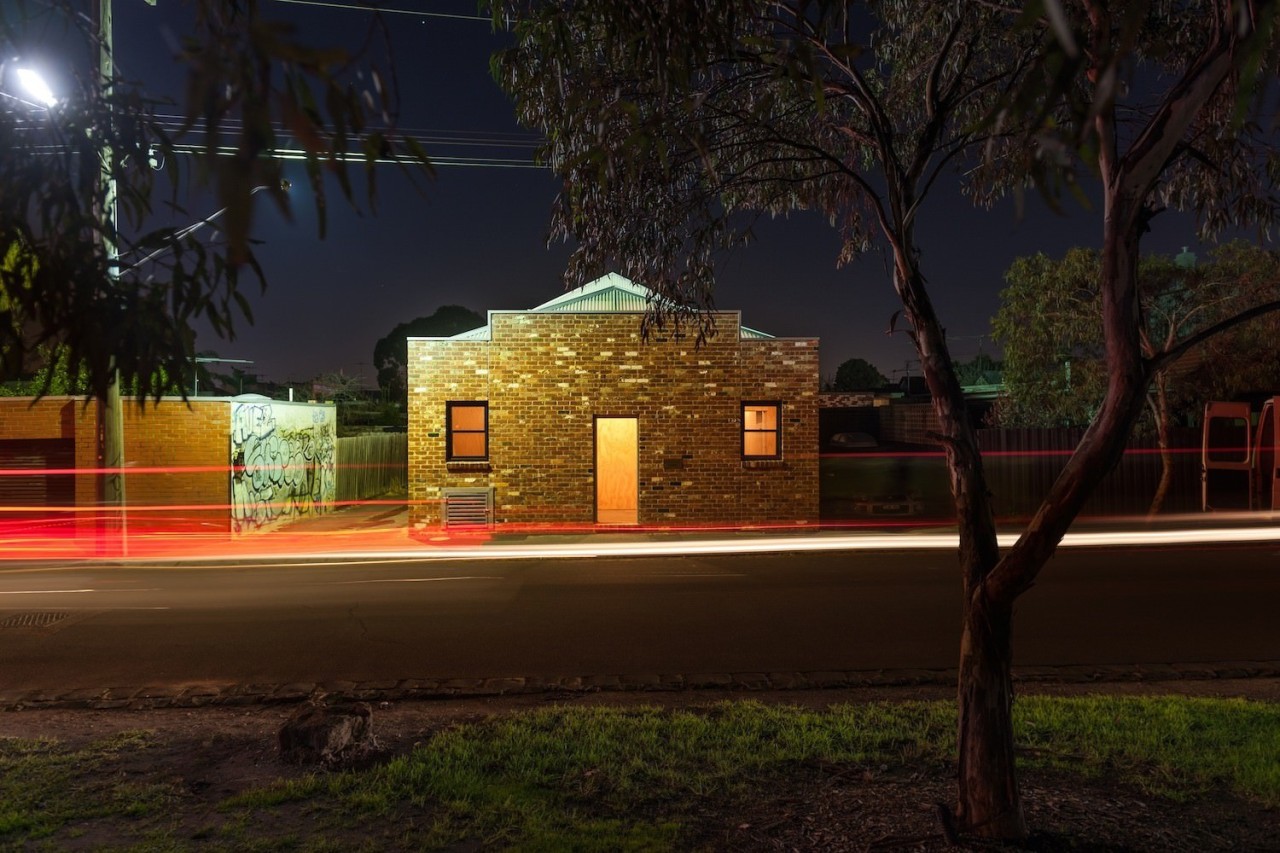 Architect: Steffen Welsch ArchitectsPhotography by Wolf-Peter architecture, darkness, evening, home, house, landscape, landscape lighting, light, lighting, night, plant, real estate, residential area, sky, street light, tree, black