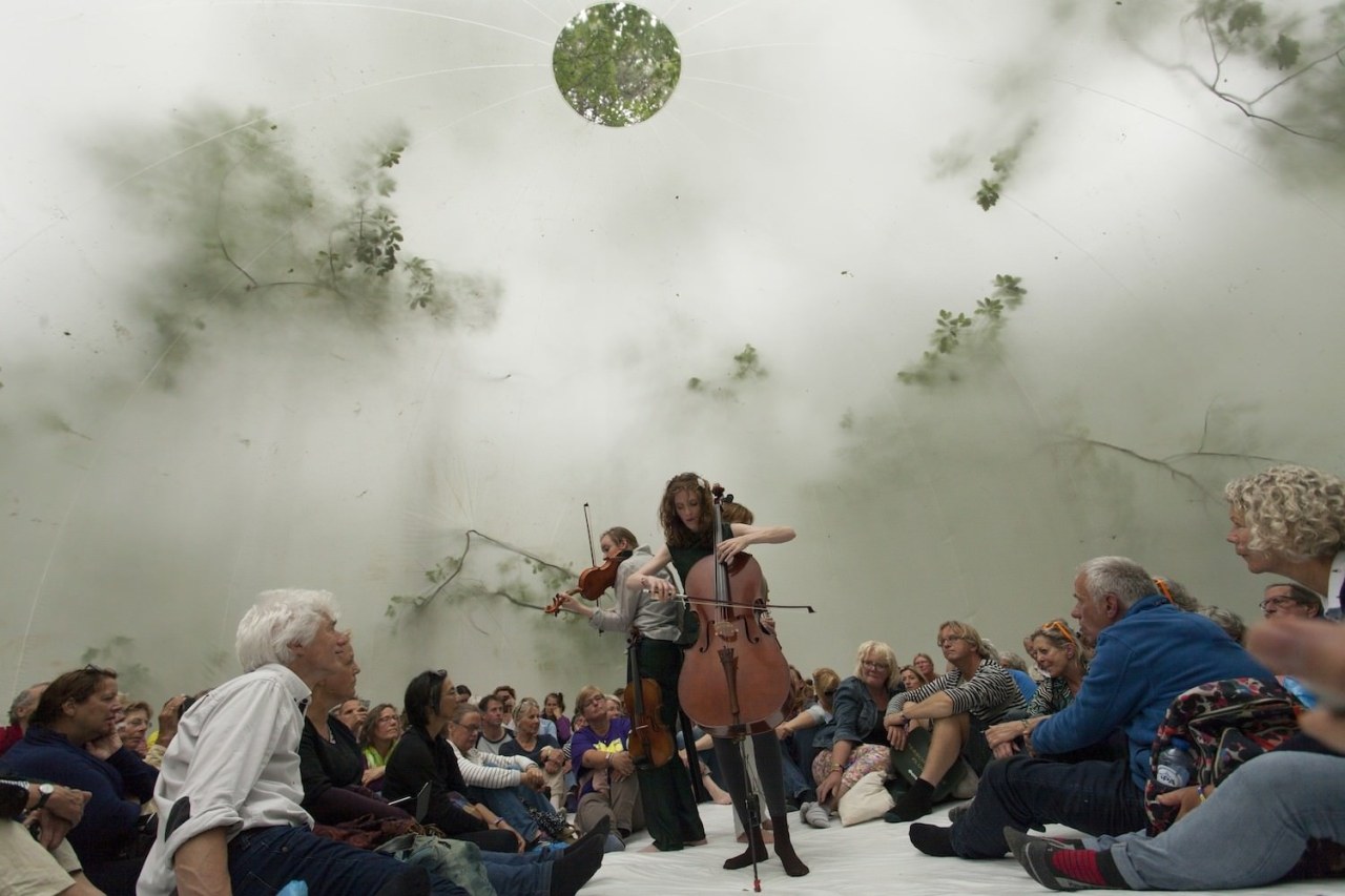 Architect: Plastique FantastiquePhotography by Marco Canevacci, Jelte crowd, recreation, tree, white, gray