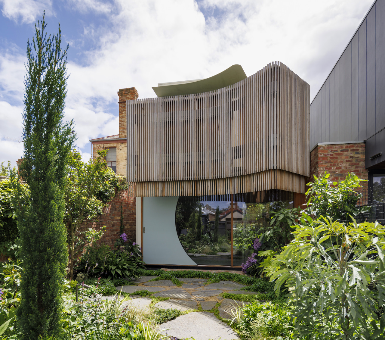 Sculpted by the ornamental qualities of its site 