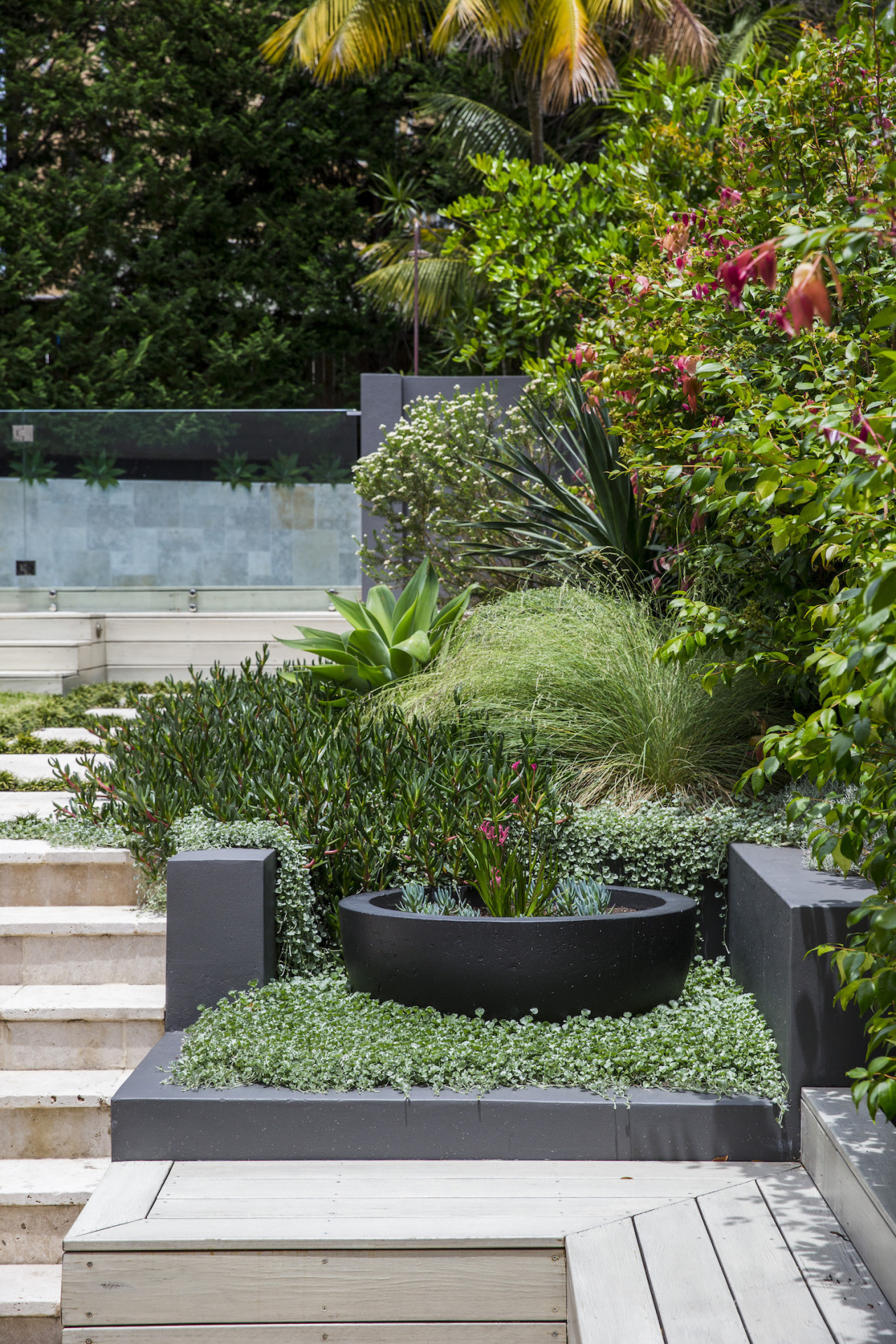 Garden Project By Landart Landscapes. Photography: Jason Busch backyard, courtyard, flowerpot, garden, grass, houseplant, landscape, landscaping, outdoor structure, plant, shrub, tree, walkway, yard, brown, gray