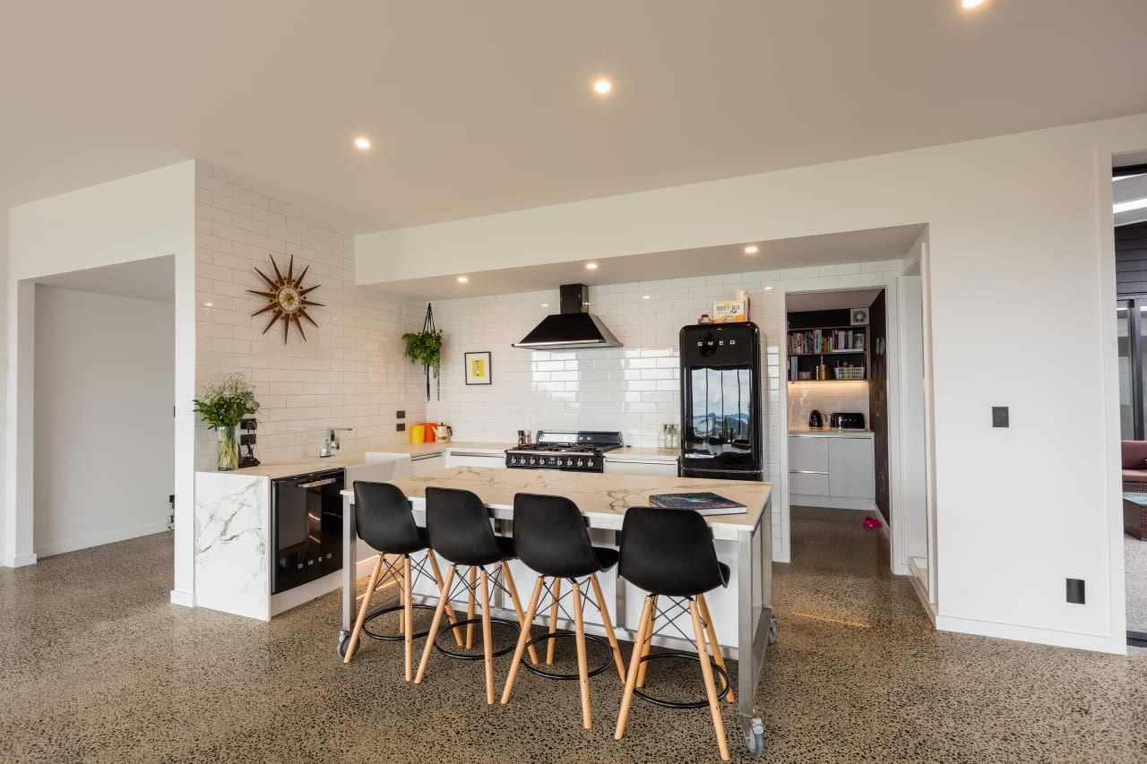 Classic Black And White Kitchen