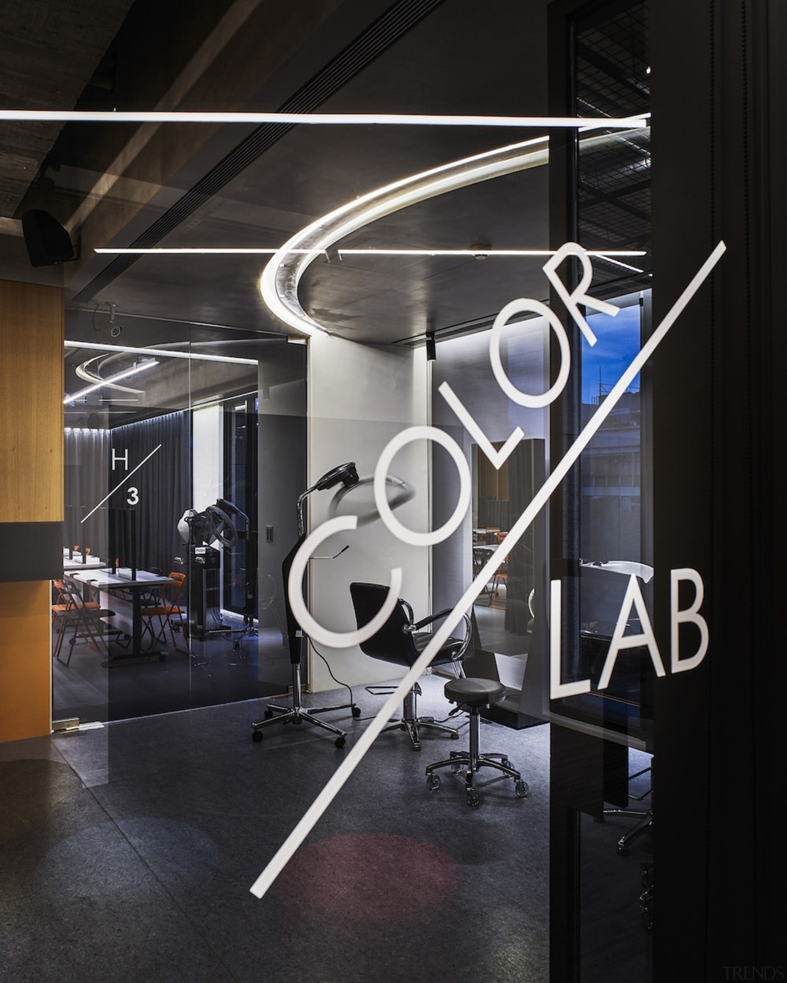 H Academy – Shi-Chieh Lu/CJ Studio - H glass, product design, structure, black