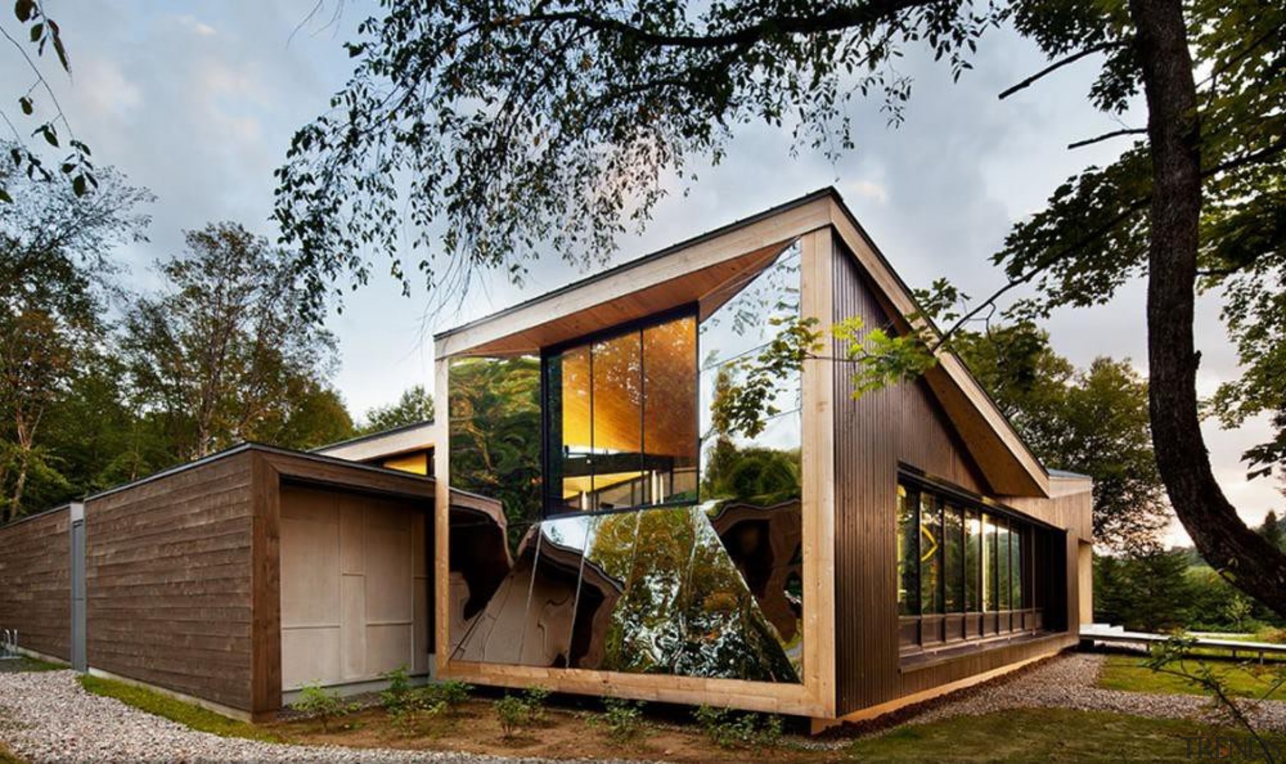 The Mont-Tremblant national park discovery centre in Québec architecture, cottage, home, house, real estate, shed, brown, gray