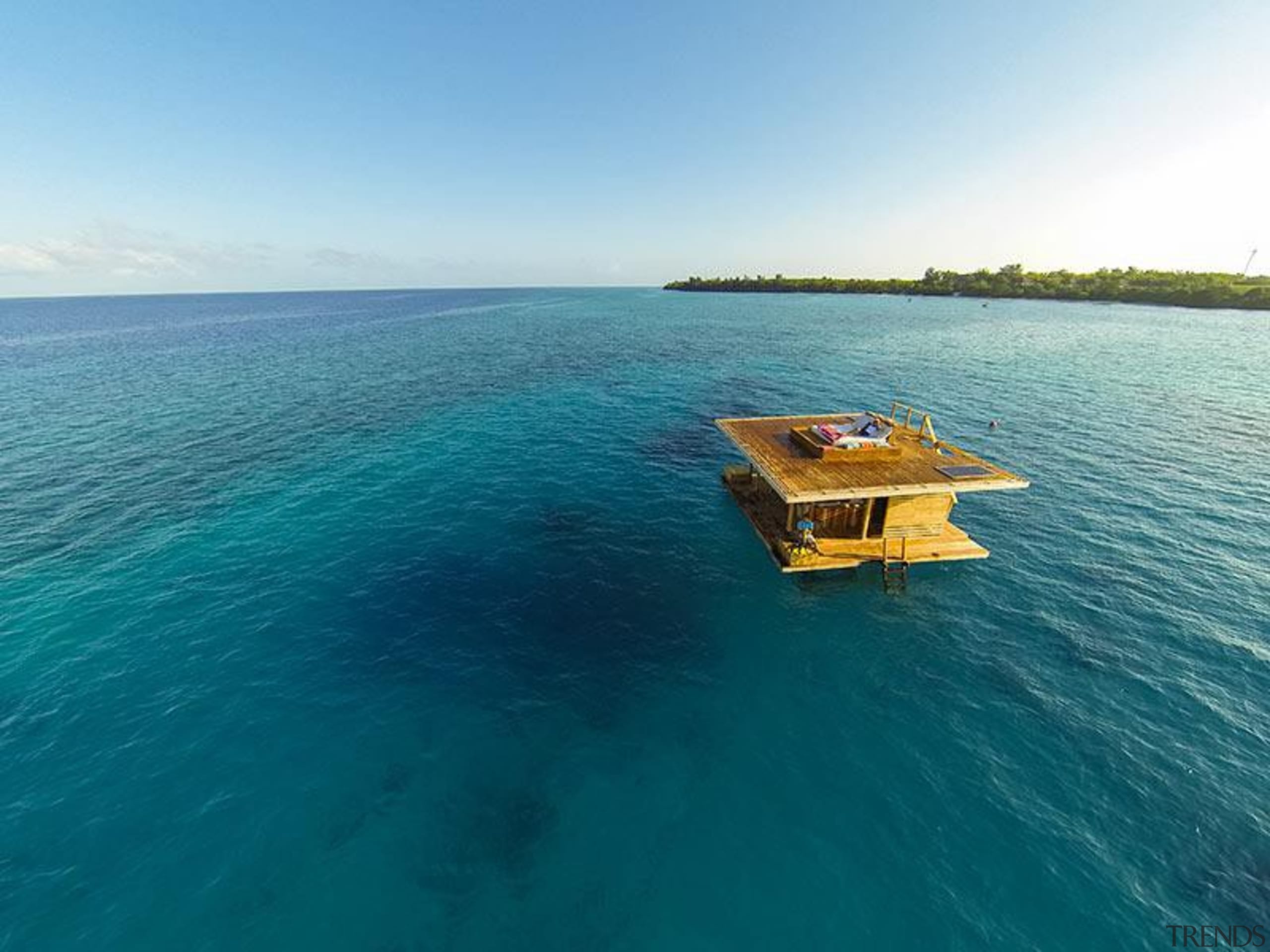 1310090731140020401.jpg - 1310090731140020401.jpg - bay | boat | bay, boat, calm, coast, coastal and oceanic landforms, horizon, ocean, sea, sky, water, water transportation, yacht, teal