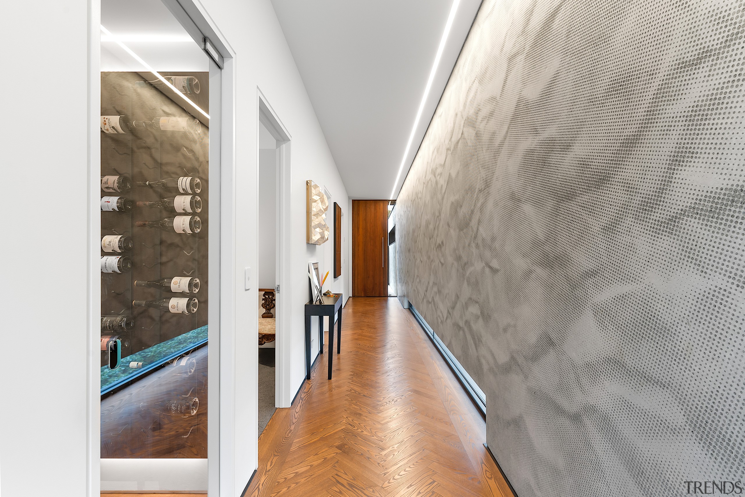 Entry hall – tipples to the left, texture 