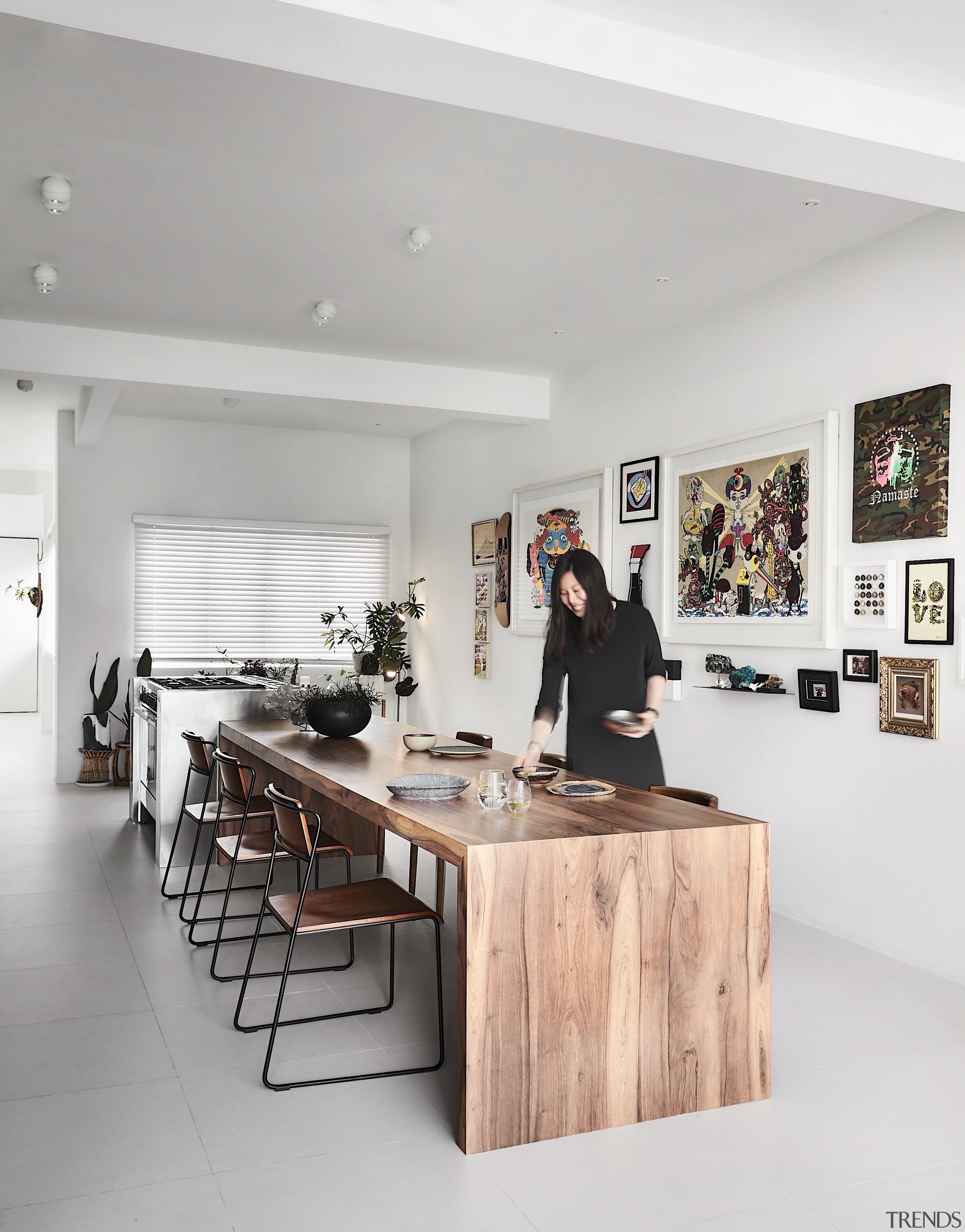 A waterfall of wood? The sleek kitchen island 