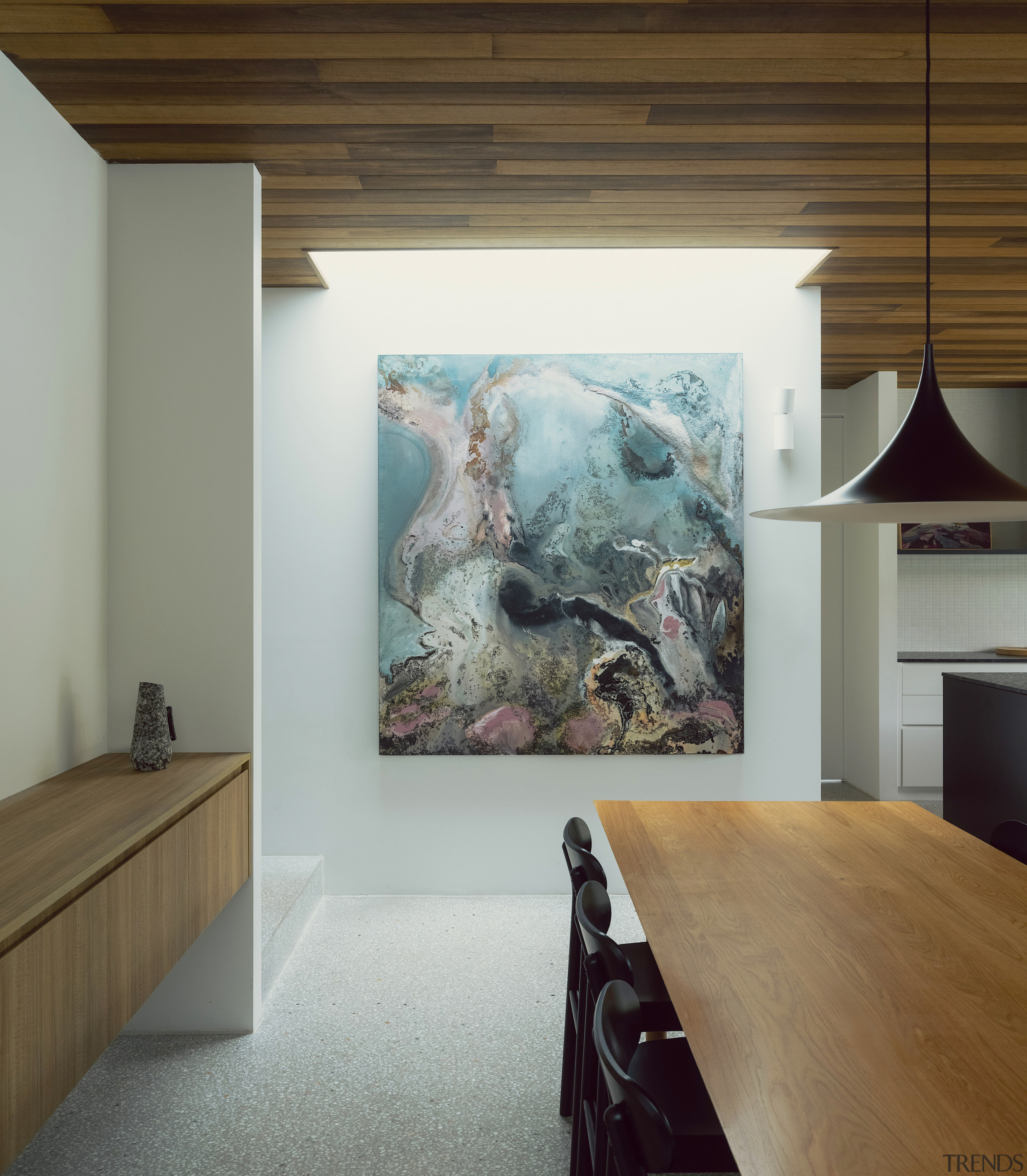 Clear wall spaces are ideal for prominent artworks. 