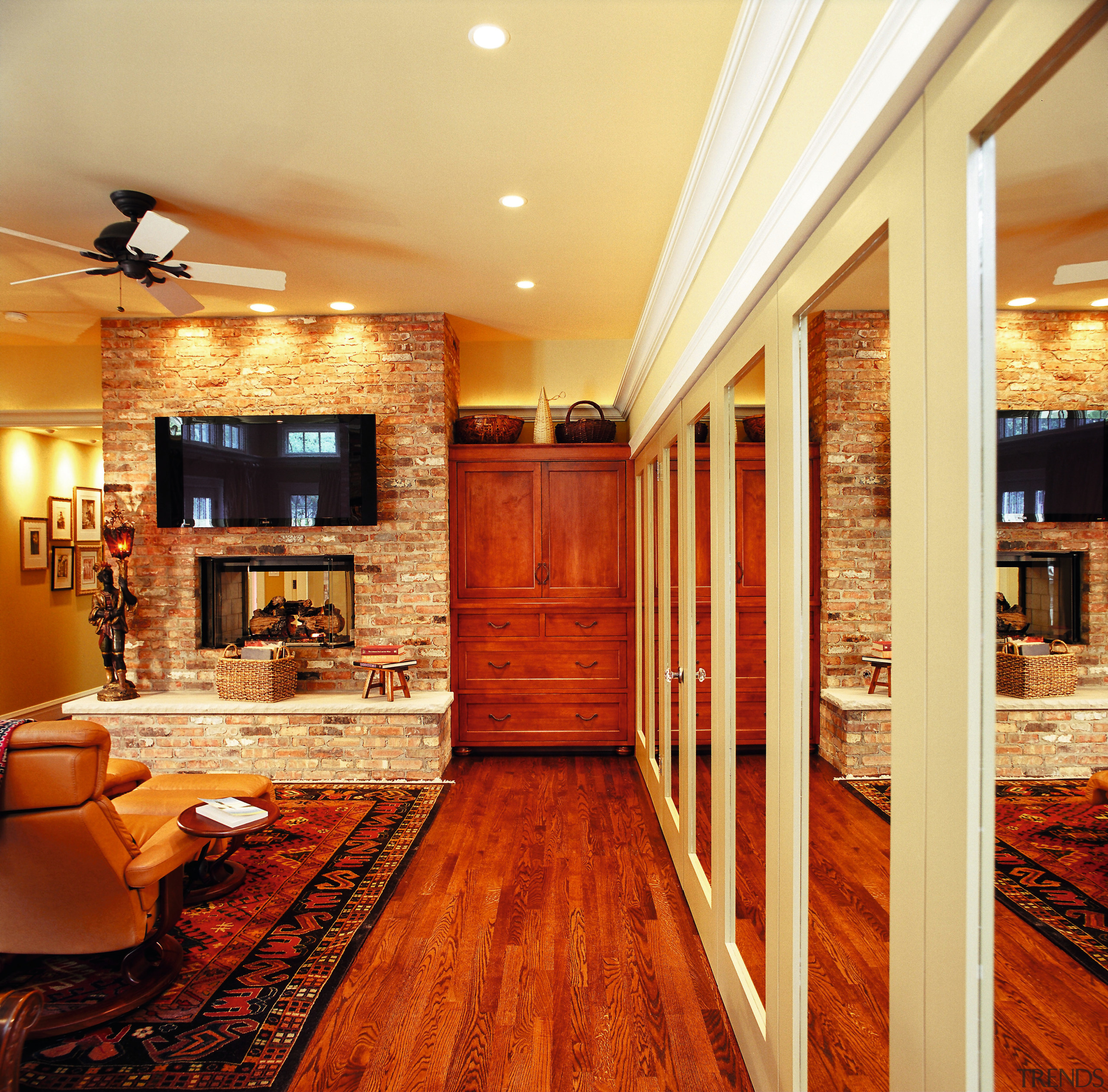 A view of the master bedroom. - A ceiling, floor, flooring, hardwood, home, interior design, laminate flooring, living room, lobby, real estate, room, wall, wood, wood flooring, orange, red