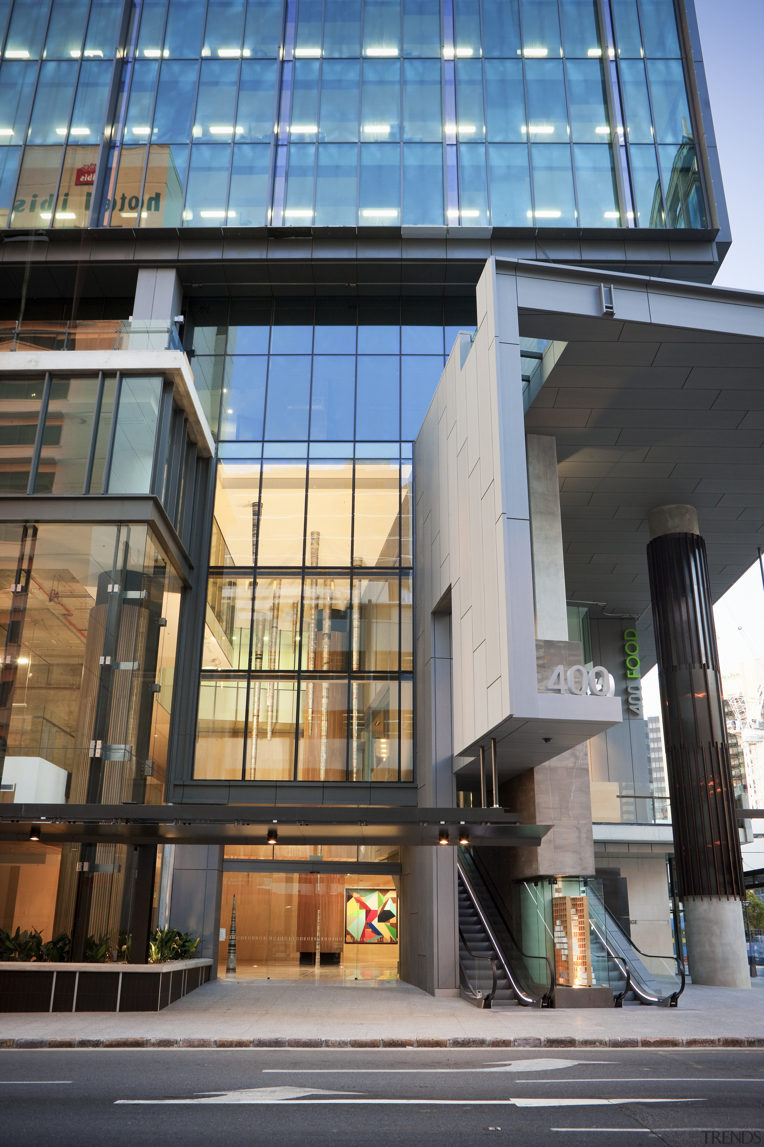 Entrance way to 34-Story building, 400 George St, apartment, architecture, building, city, commercial building, condominium, corporate headquarters, daylighting, daytime, facade, metropolitan area, mixed use, real estate, residential area, urban area, window, black, gray