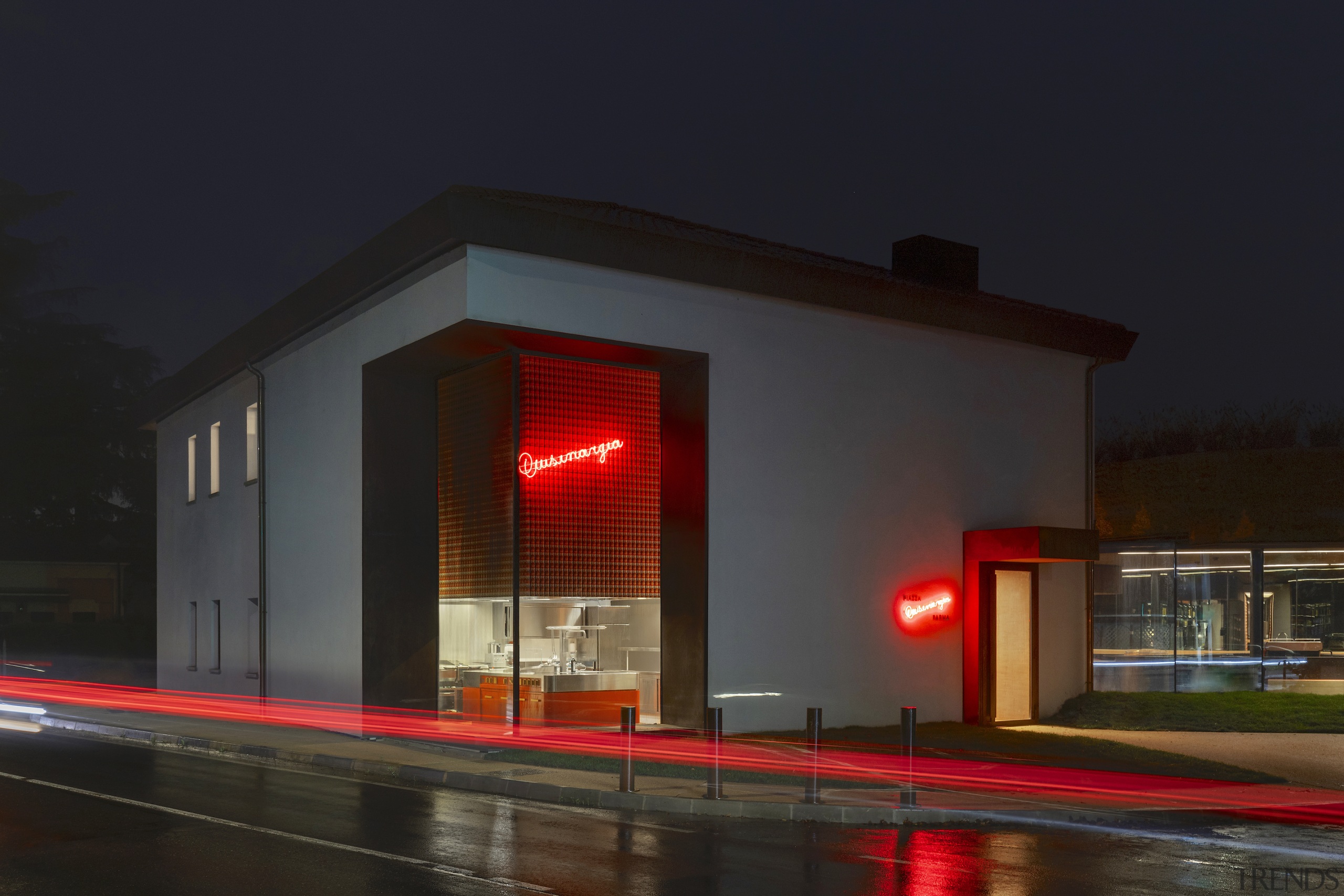 Street view by night - Pop-up canteen with 
