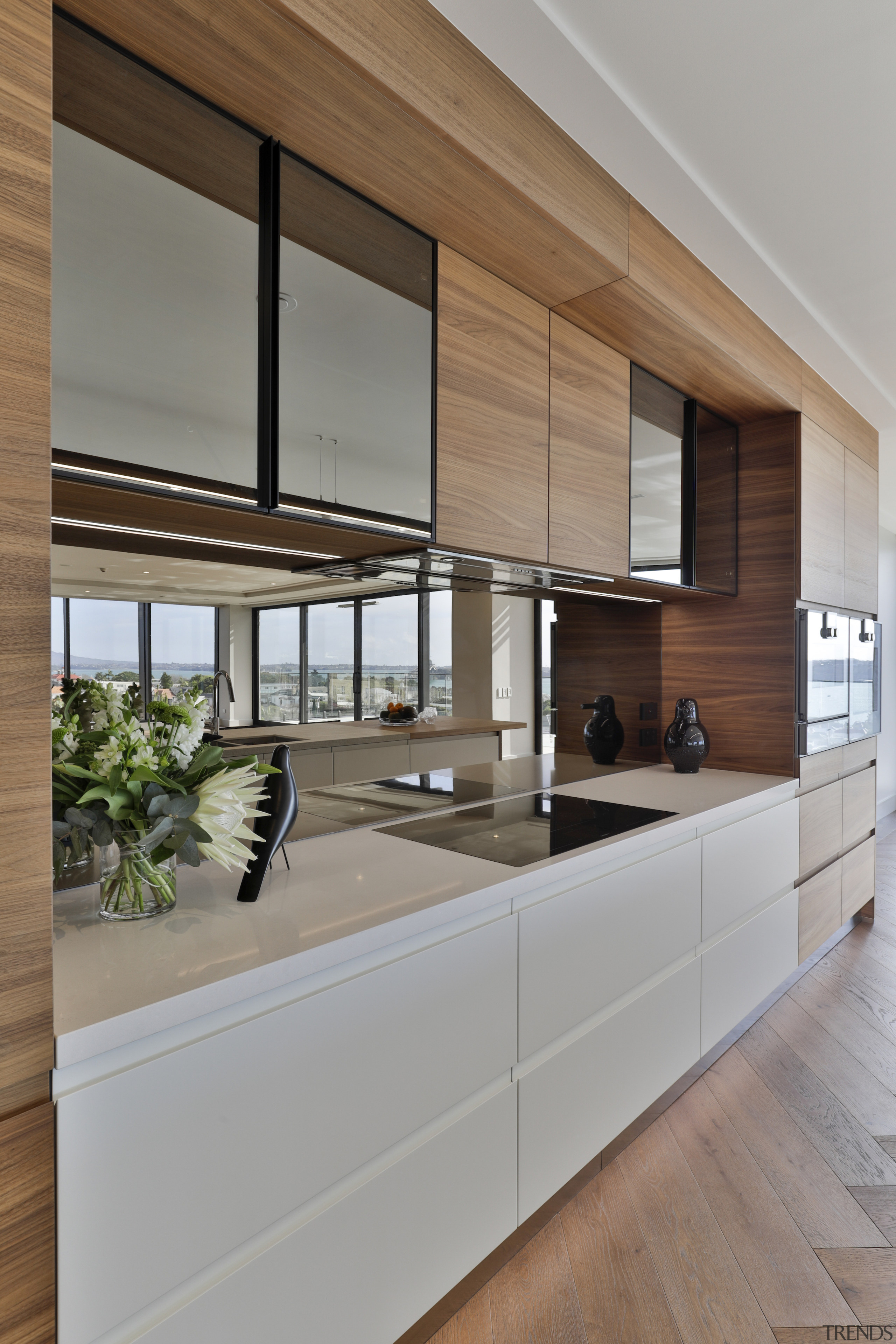 Base units in Convivium Elegant in Lacquer Absolute 