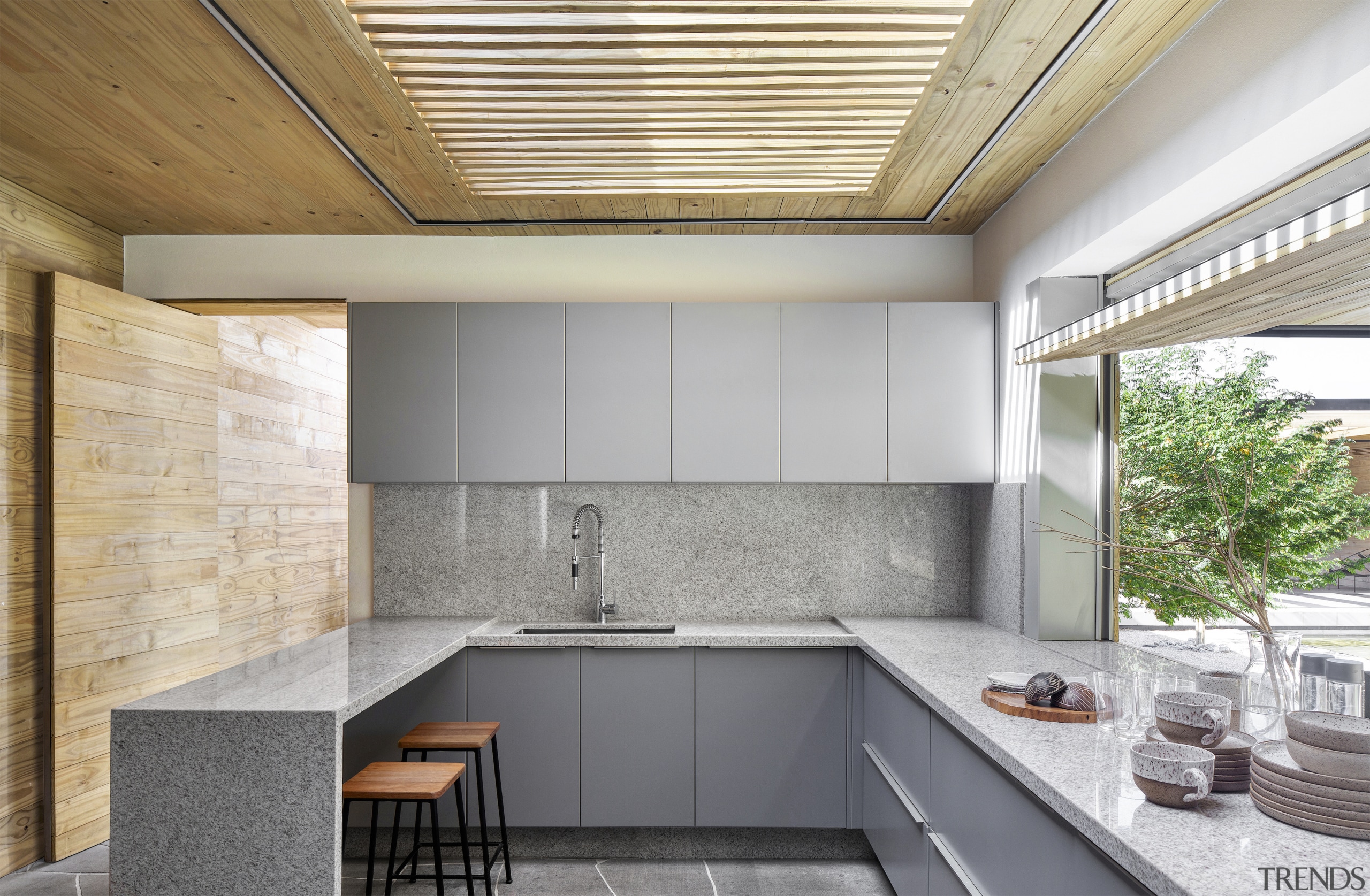 Kitchen with slatted, operable ceiling. - Walking on 