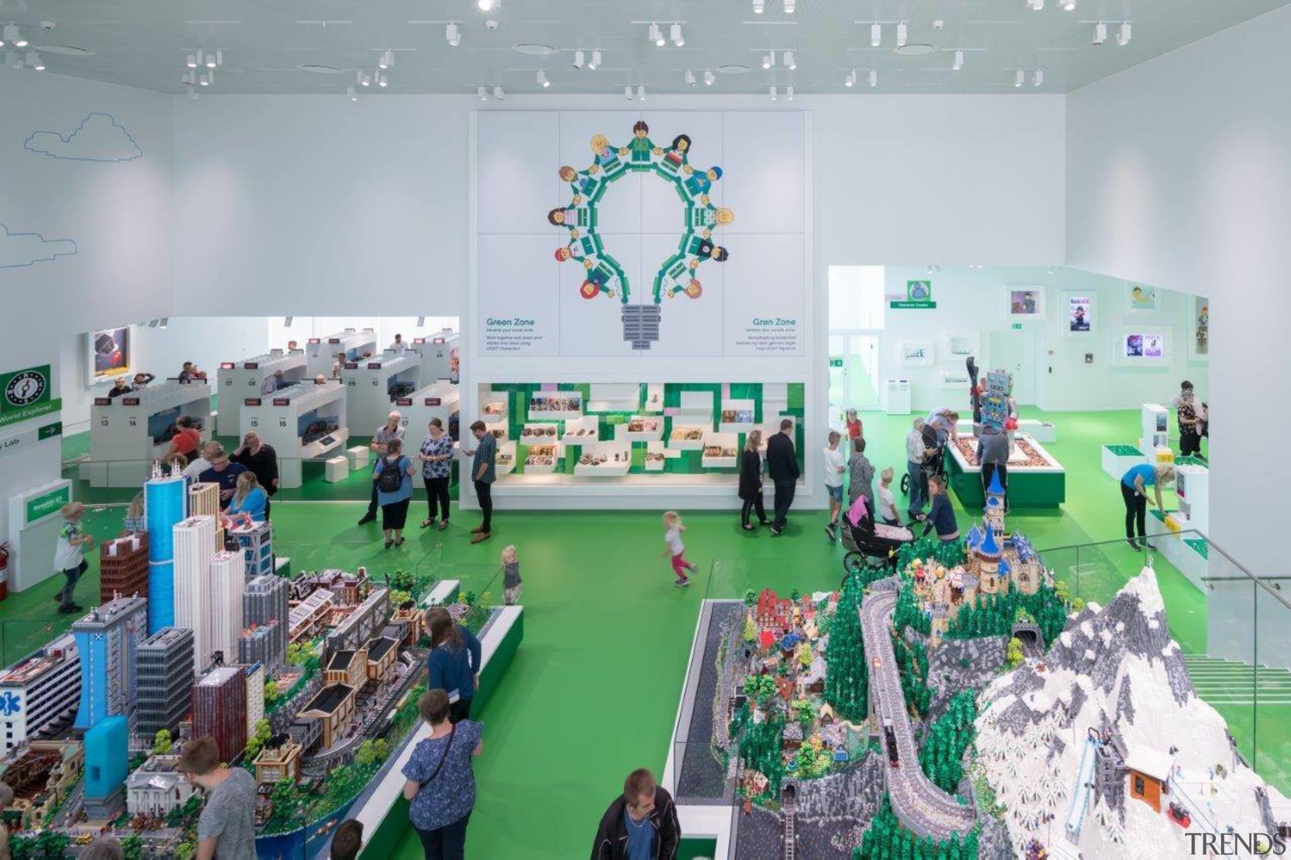 LEGO House – BIG - LEGO House – gray