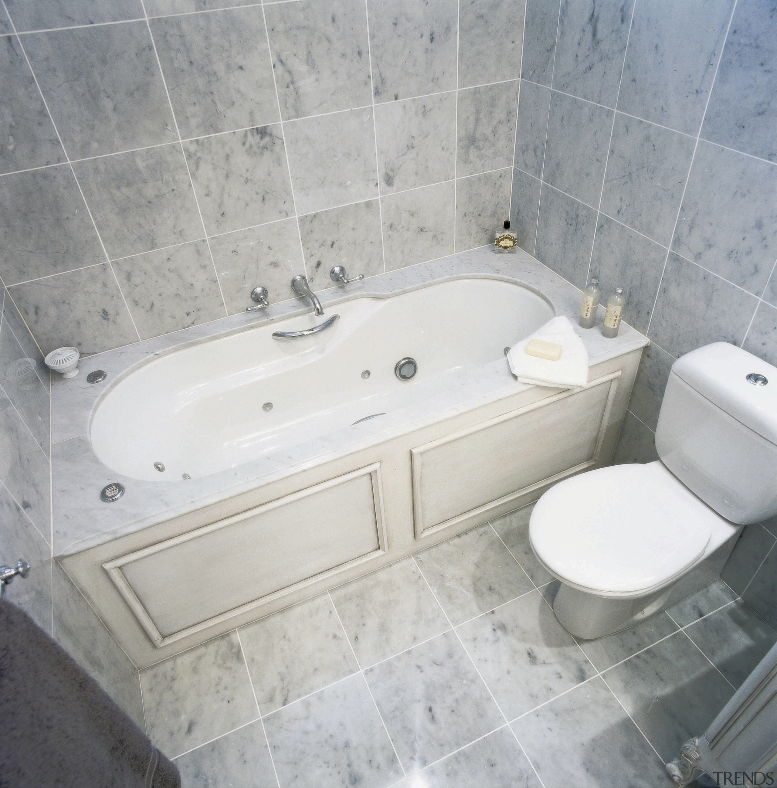 Bathroom showing bath &amp; toilet - Bathroom showing bathroom, bathroom sink, bathtub, bidet, ceramic, floor, flooring, plumbing fixture, property, room, sink, tap, tile, toilet seat, wall, gray