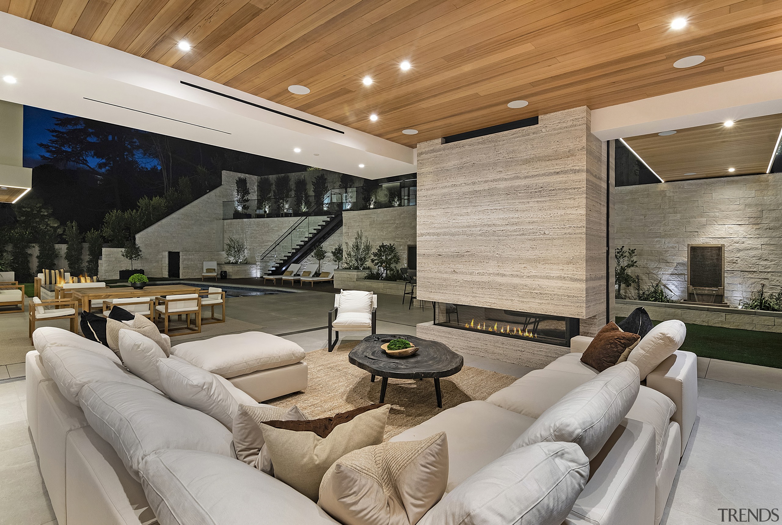 Living room open to the stars. - Holidaying 