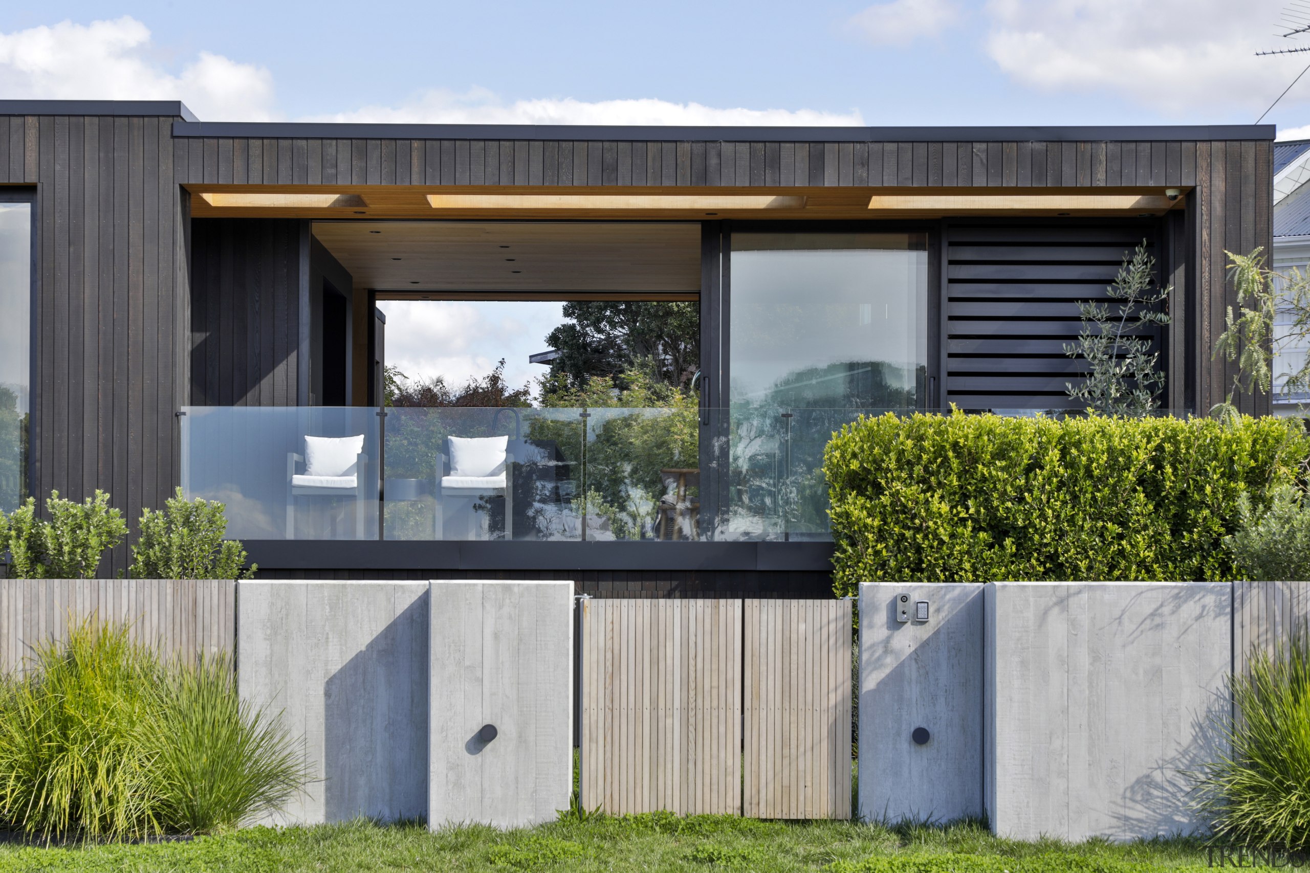 An in-situ concrete wall at the front of 