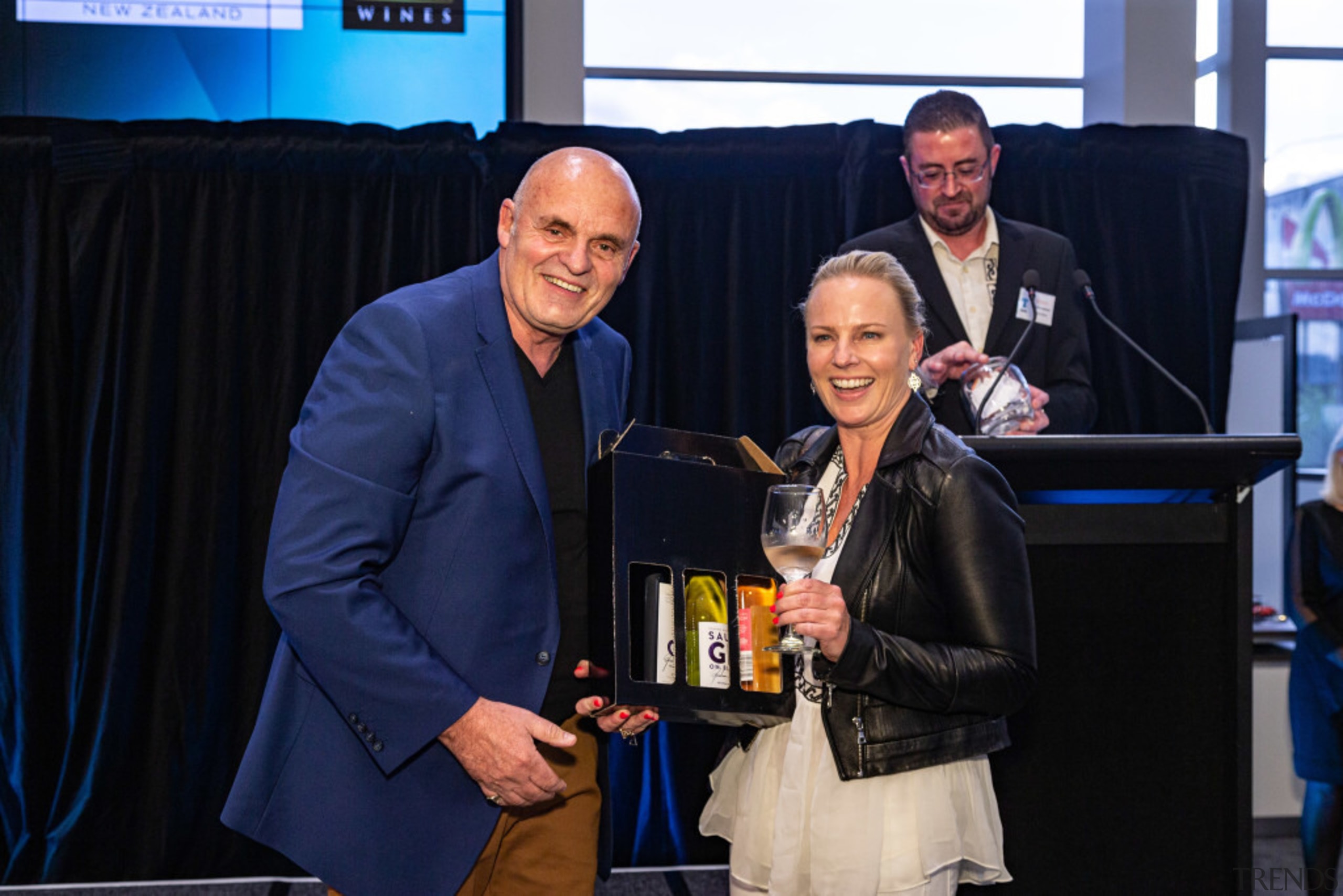 2019 TIDA New Zealand Homes presentation evening award, event, yellow, black