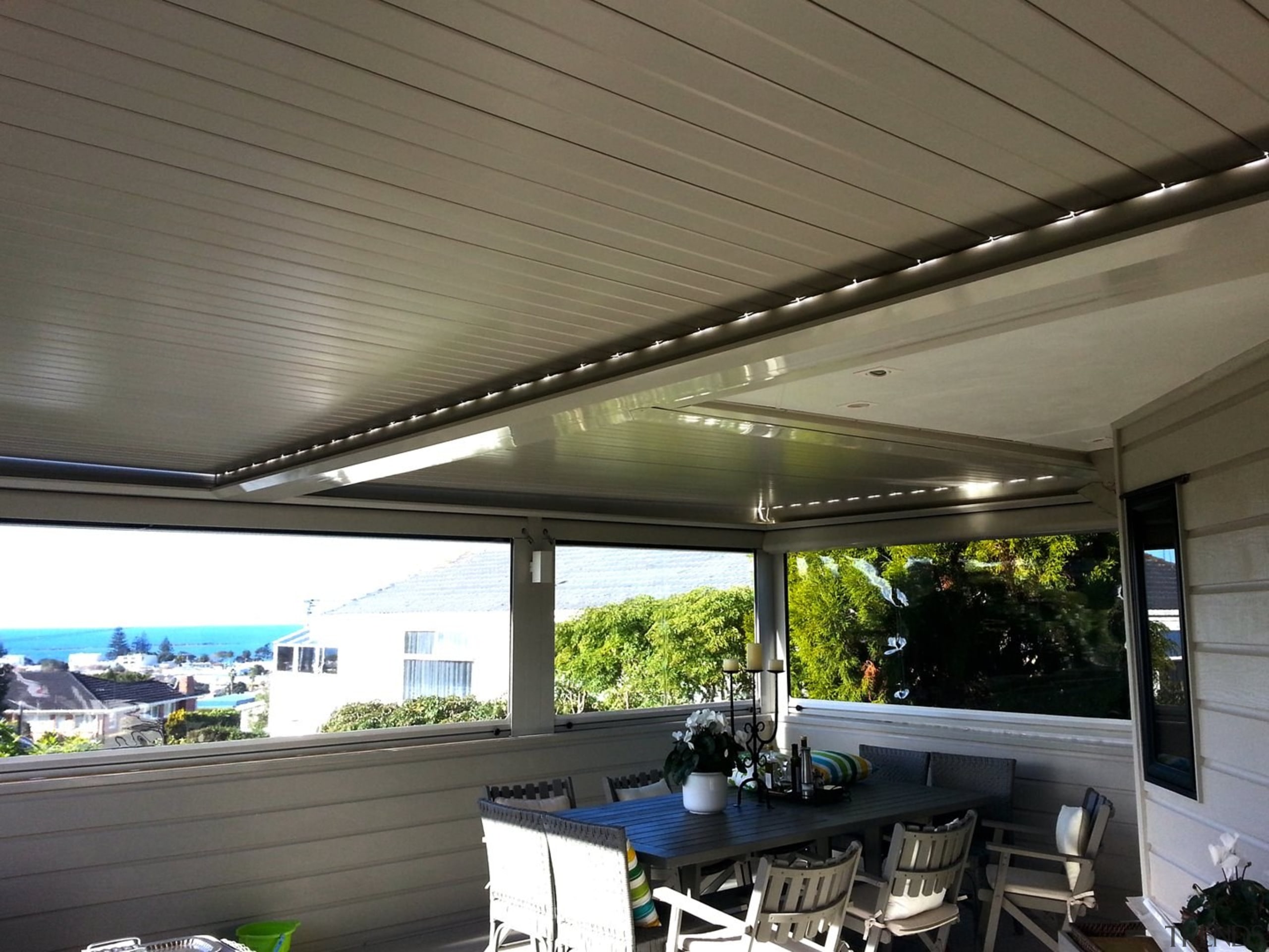 Silencio Rotating Louvres - canopy | ceiling | canopy, ceiling, daylighting, outdoor structure, real estate, roof, shade, gray, black