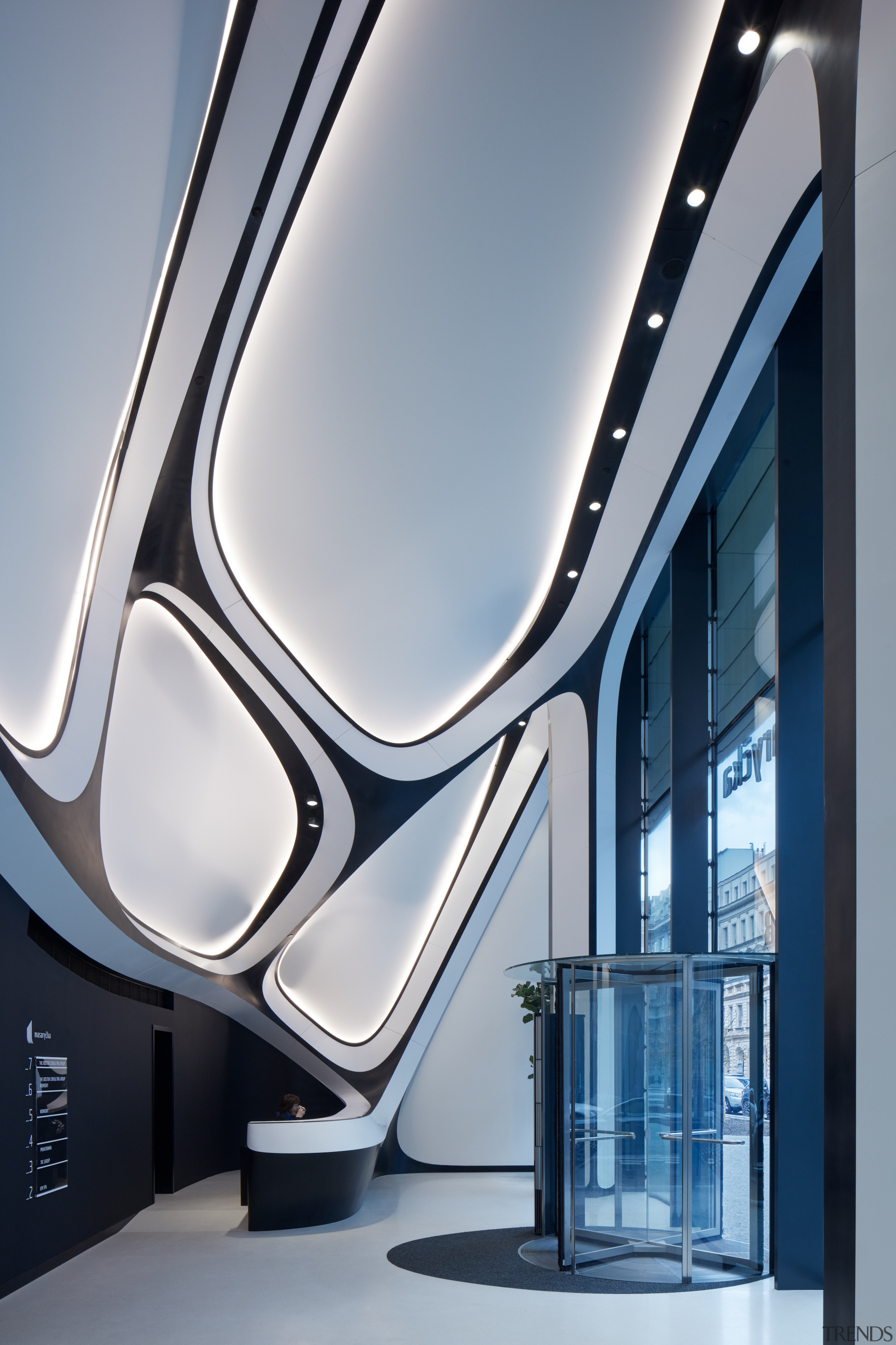 A sculptural atrium to match the architectural artistry 