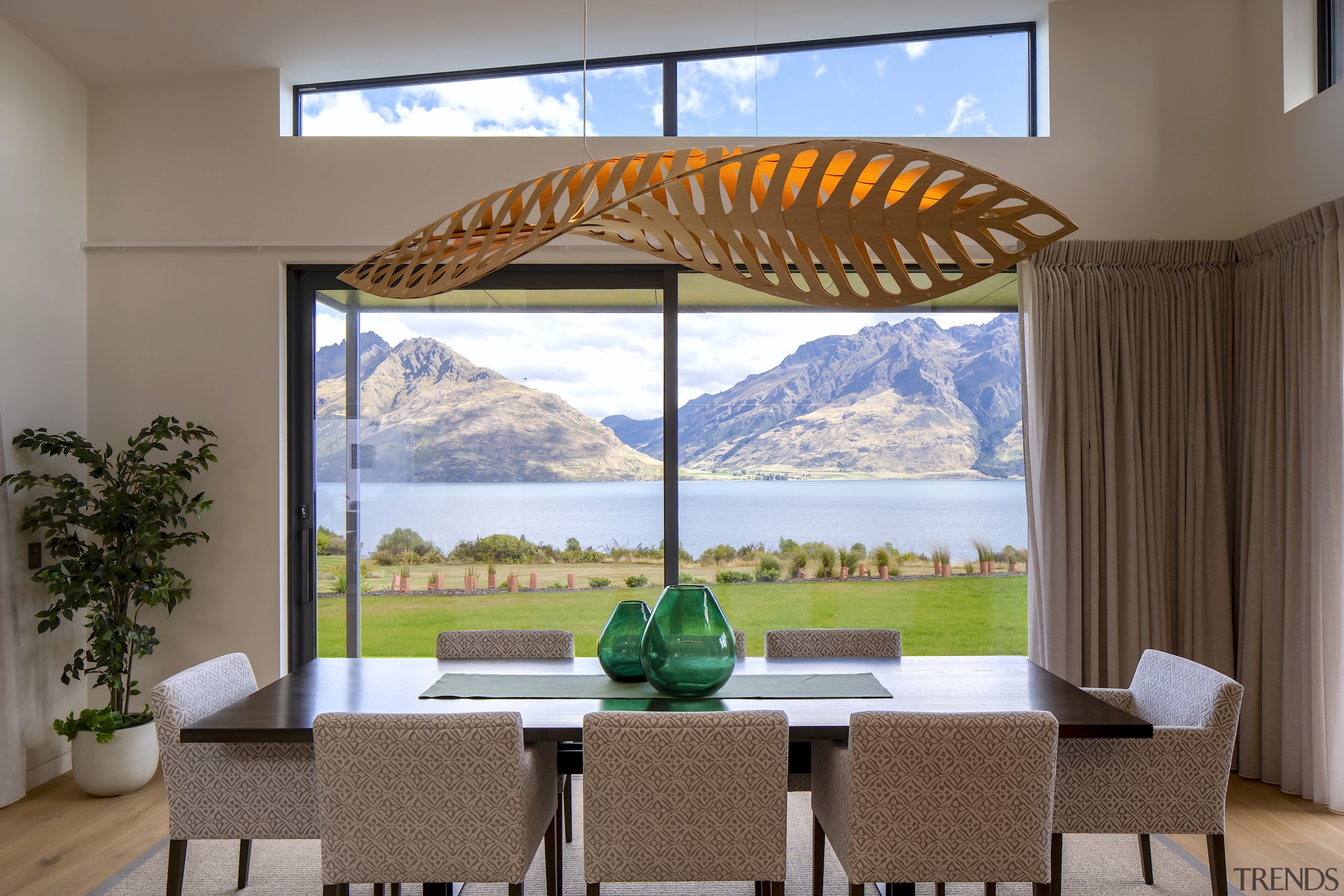 Breathtaking views to share your dining experience with. 