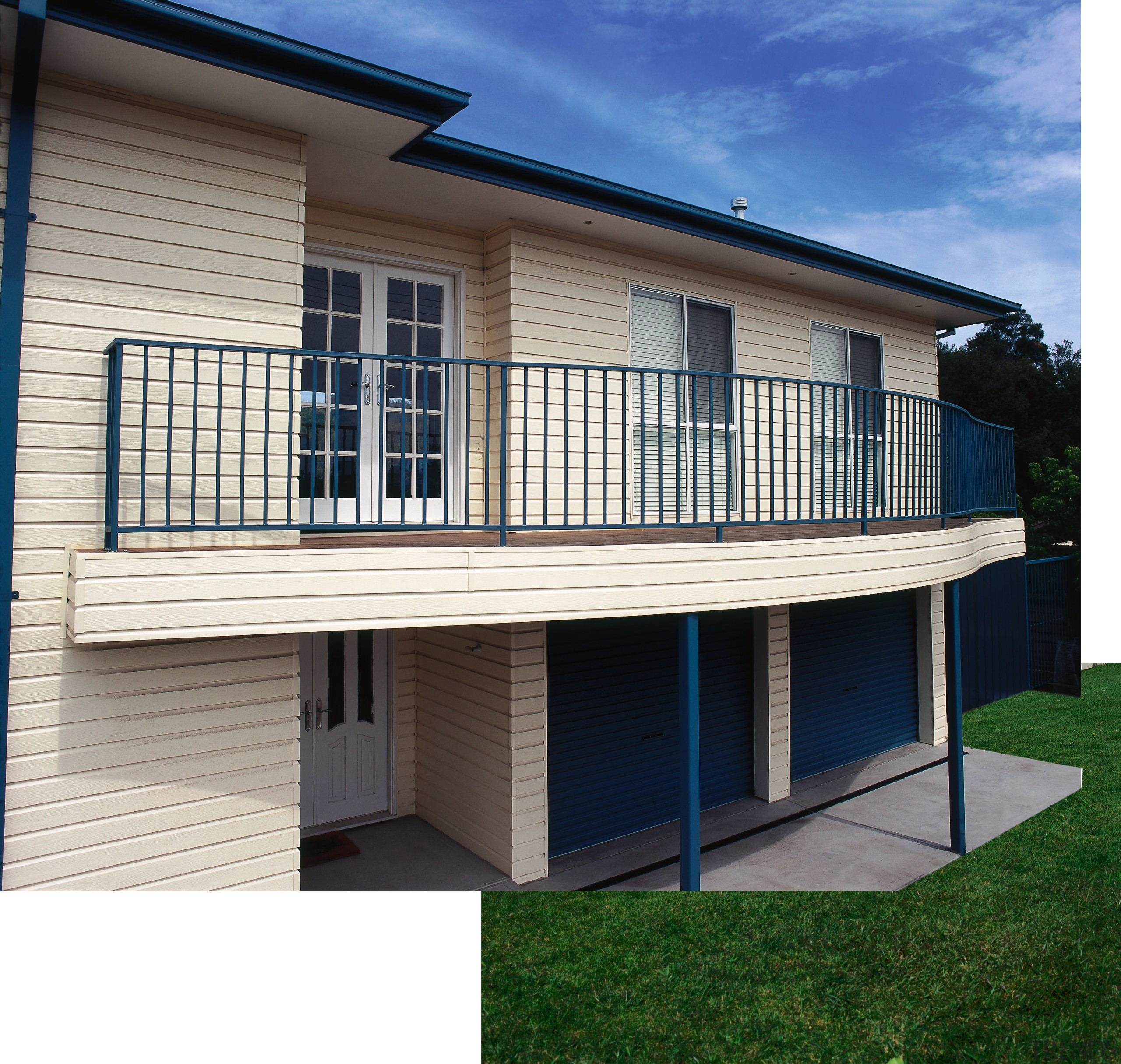 Overall view of this magnificant house - Overall balcony, deck, elevation, facade, house, property, real estate, residential area, siding, white