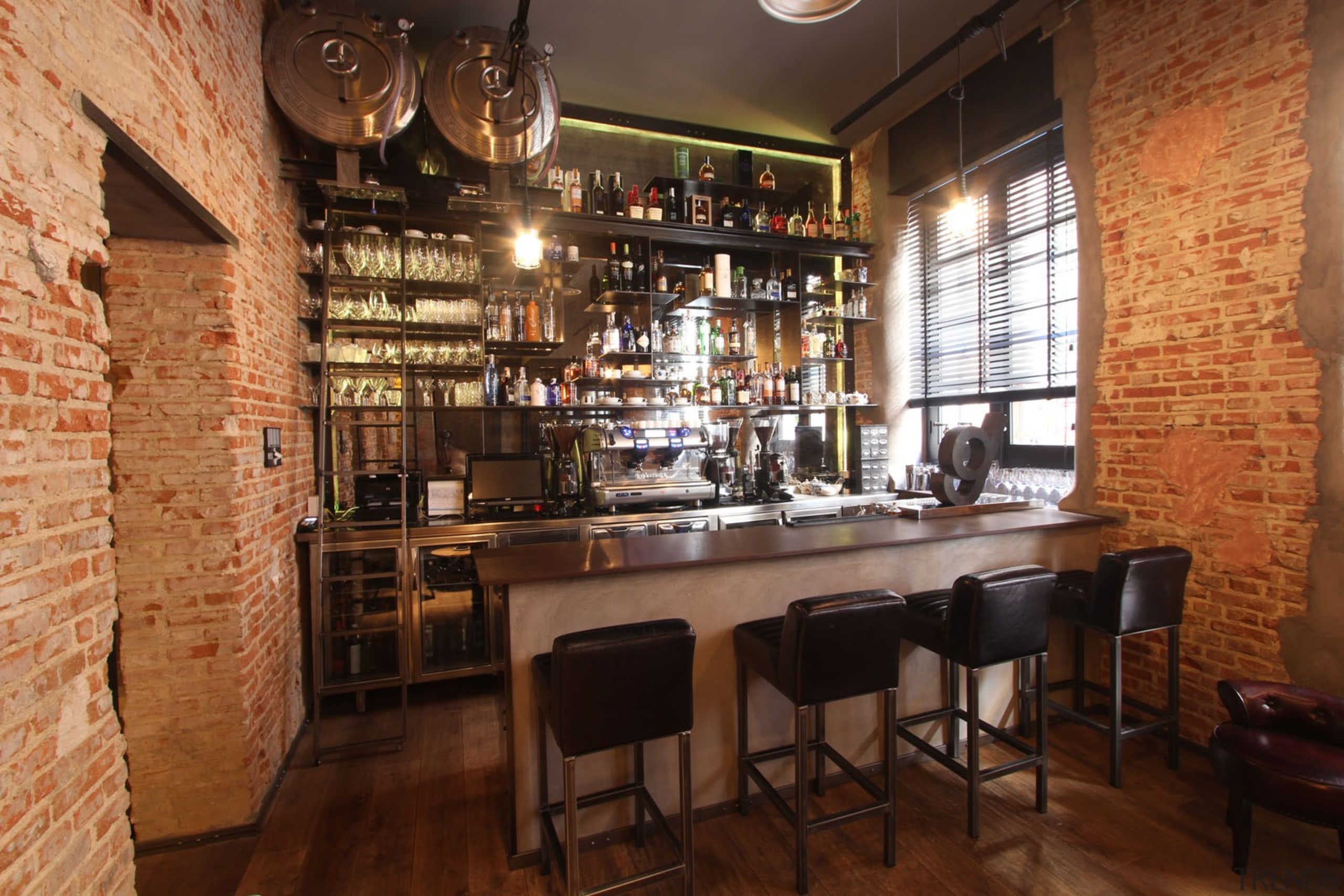 Dekton color Keranium - Dstage - barra entrada bar, café, interior design, restaurant, brown