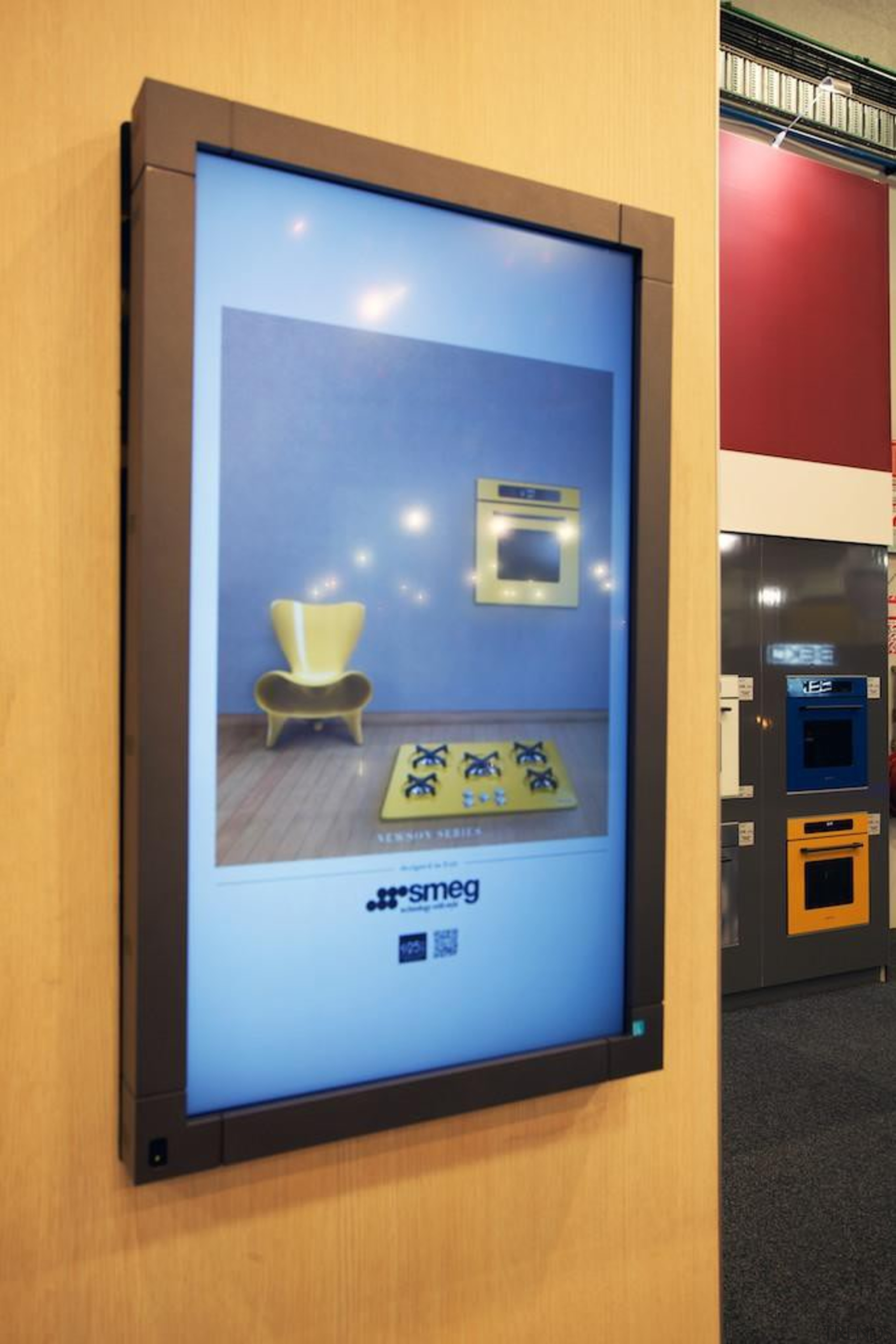 T2 video production team produced a series of display advertising, display case, display device, electronic device, multimedia, orange