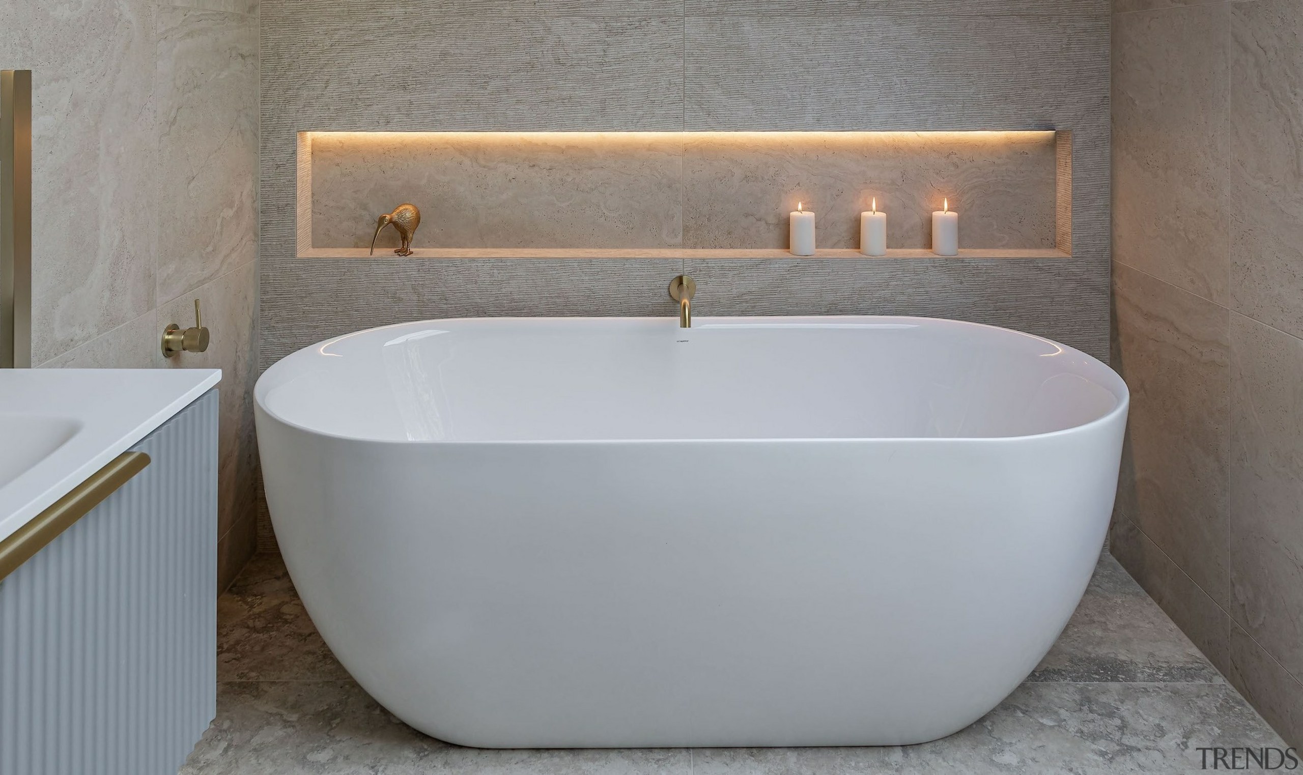 The existing ceiling was retained and repaired. 