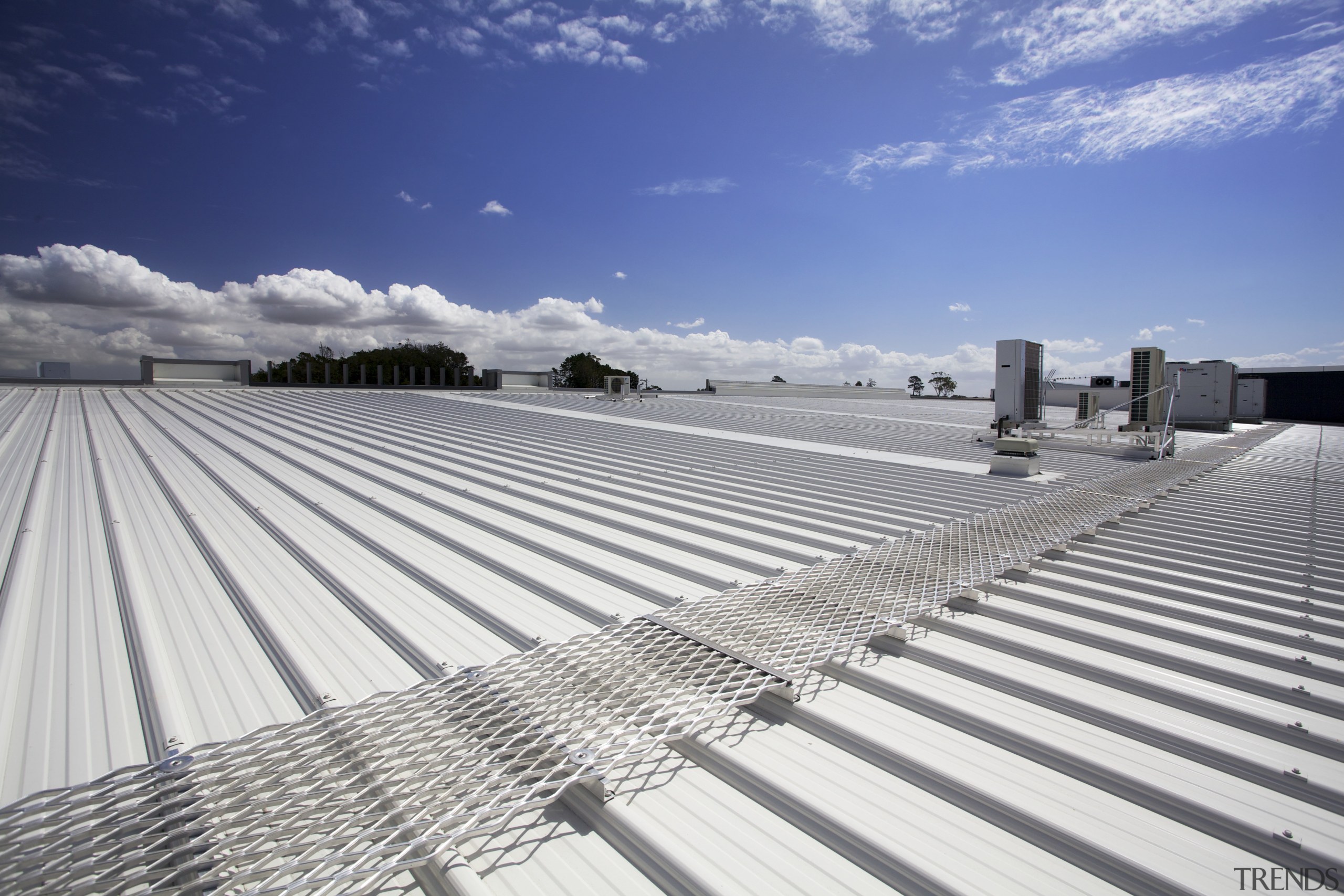 The Silverdale Centre roof was installed by Kiwi architecture, cloud, daylighting, line, outdoor structure, roof, sky, structure, gray, blue, white