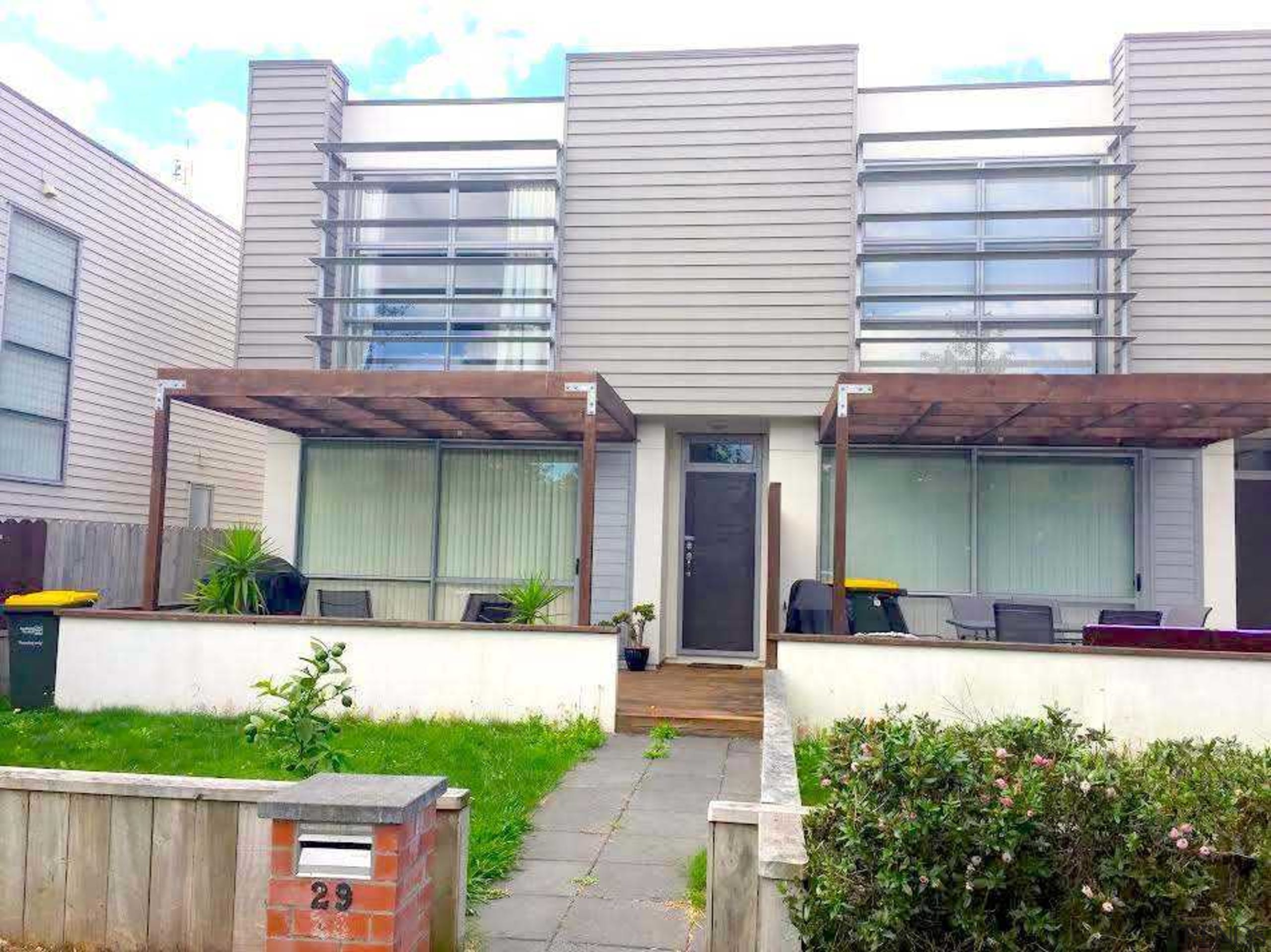 Kauri Drive Takanini - building | facade | building, facade, home, house, neighbourhood, property, real estate, residential area, roof, siding, suburb, gray