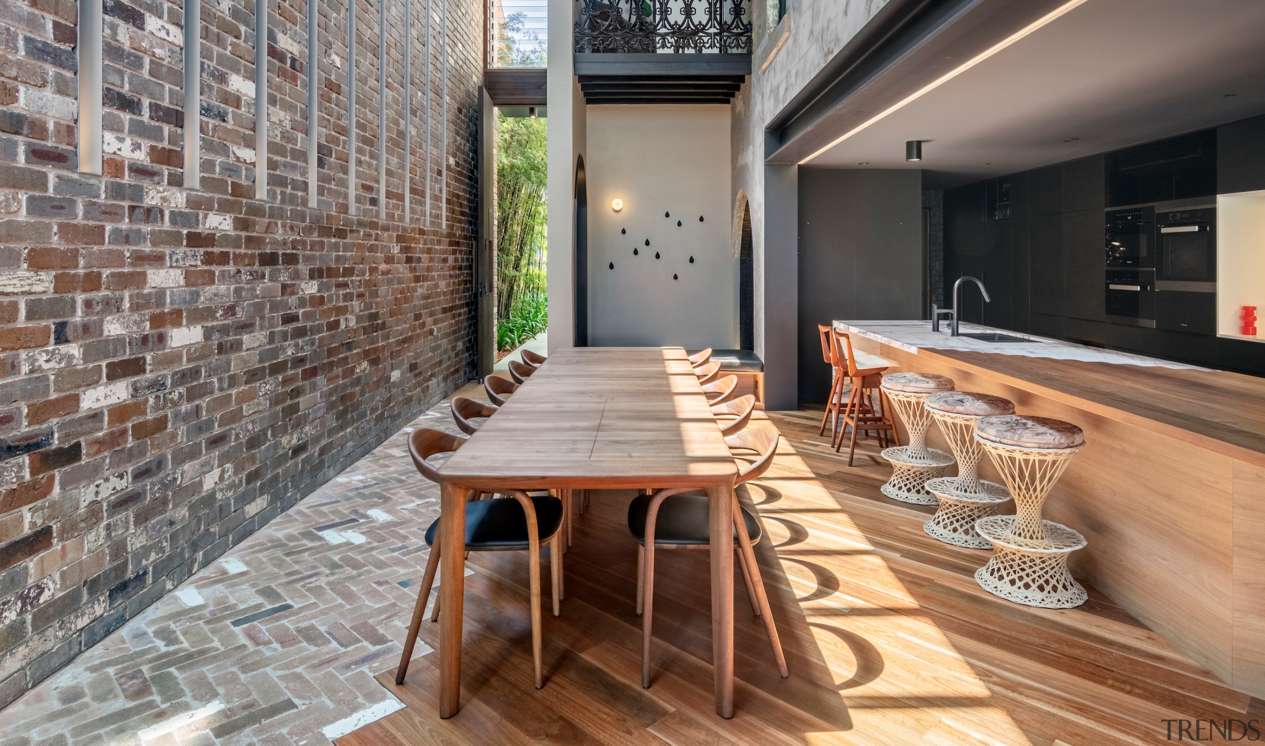 Looking back towards the entry – outdoor reference 