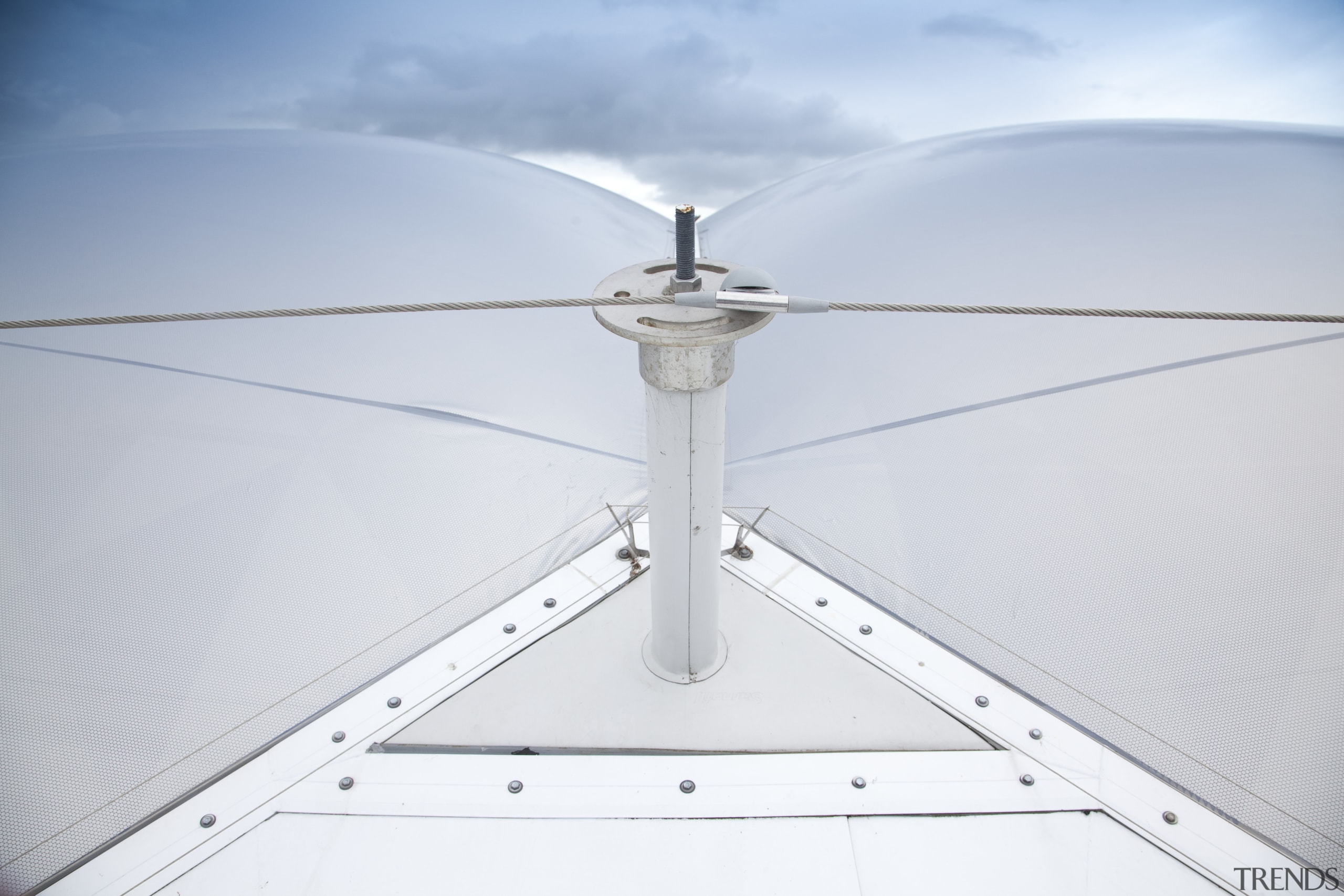 PBI Height high-tech roof, height and access safety fixed link, propeller, sky, structure, wind, white