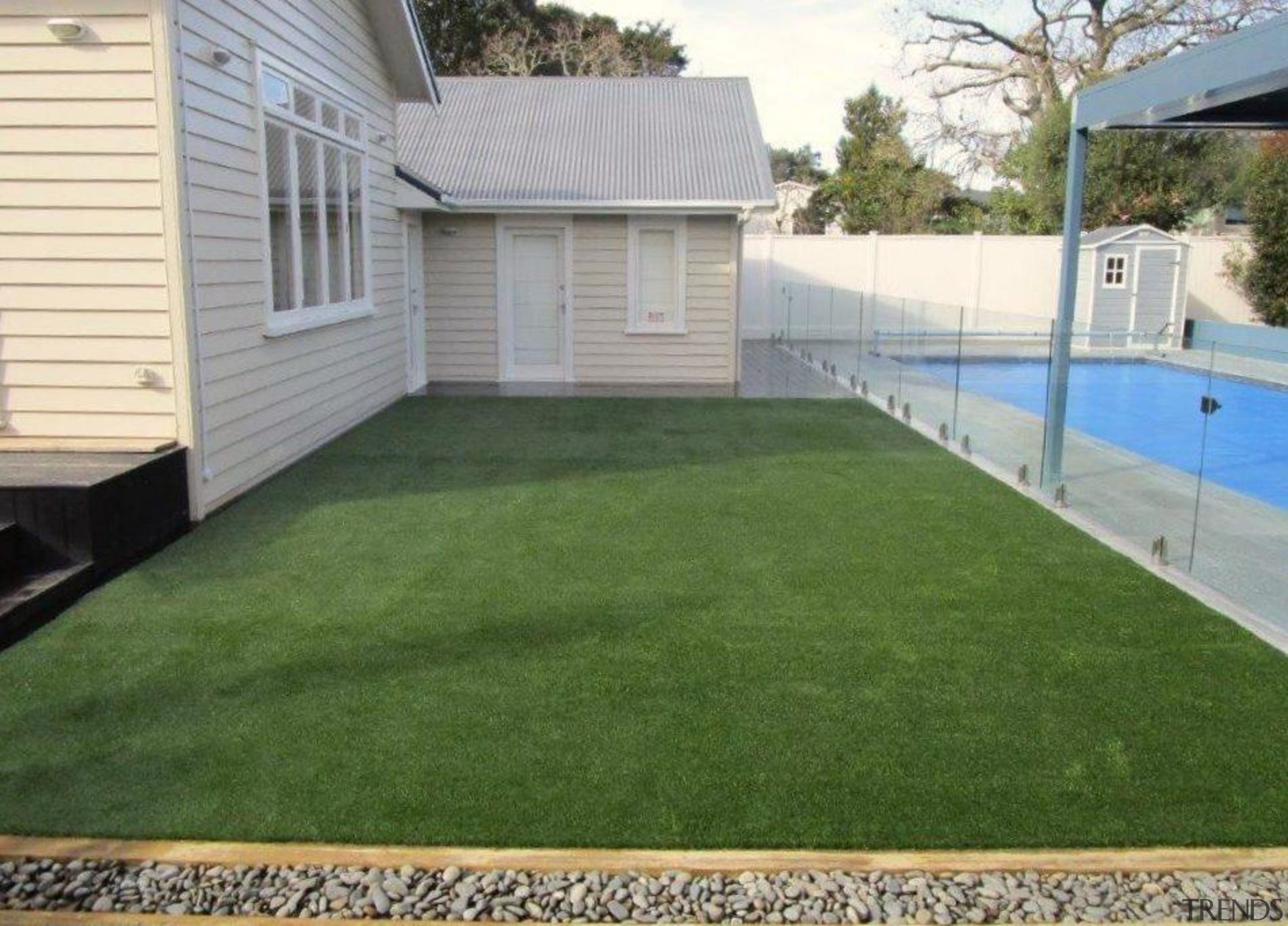 Mc Cahill relay 5 - architecture | artificial architecture, artificial turf, backyard, courtyard, fence, flooring, garden, grass, home, house, land lot, landscape, landscaping, lawn, plant, property, real estate, residential area, roof, siding, walkway, yard, green, gray